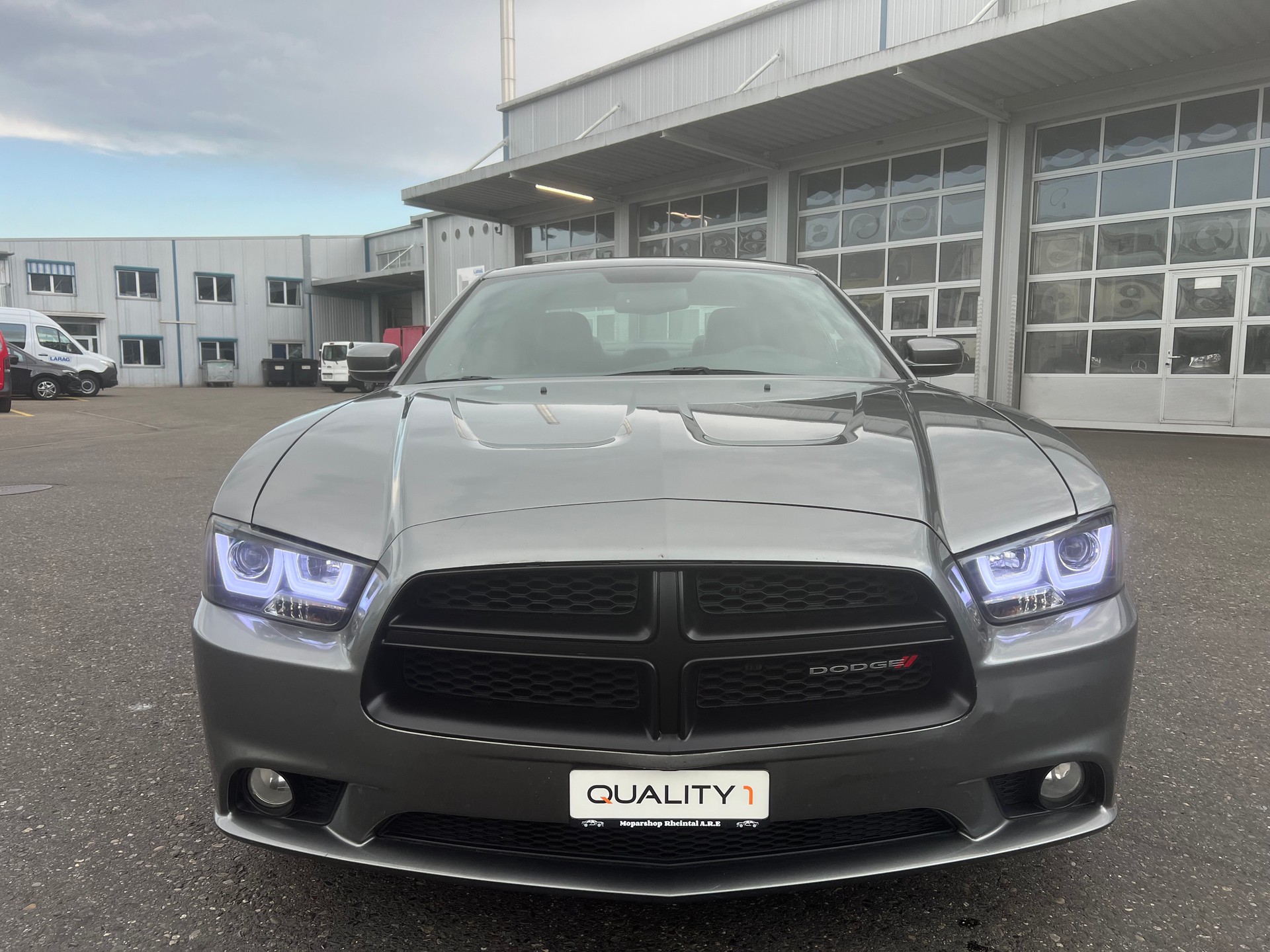 DODGE Charger-showroom-element-2