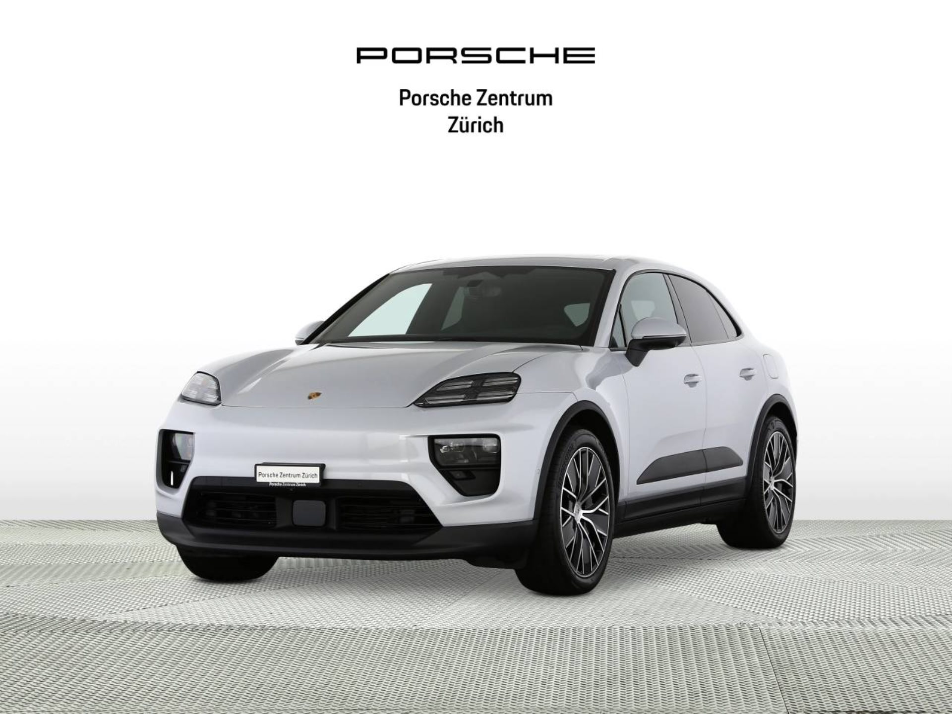 PORSCHE Macan 4