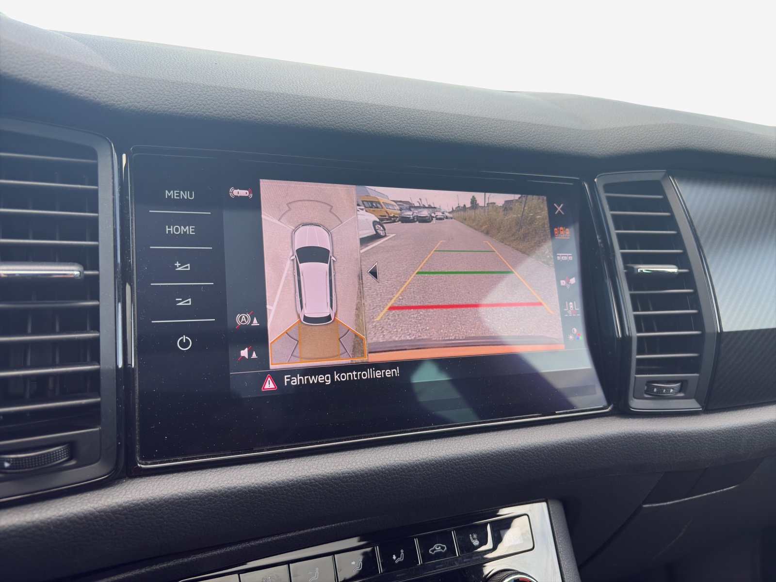 SKODA Kodiaq 2.0 TSI 4x4 Sport Line-image-10