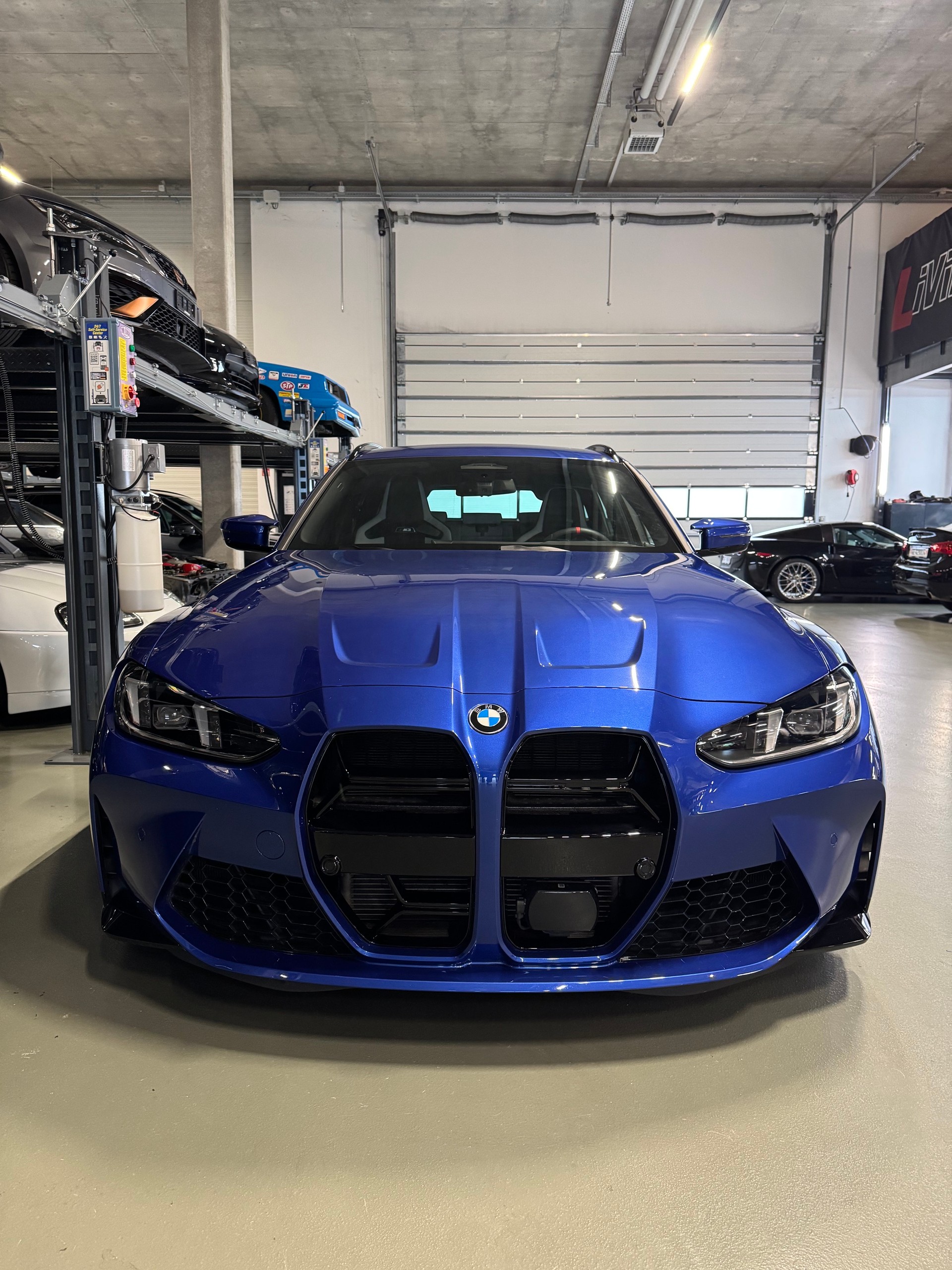 BMW M3 Touring *Portimao blue - LCI*-image-4
