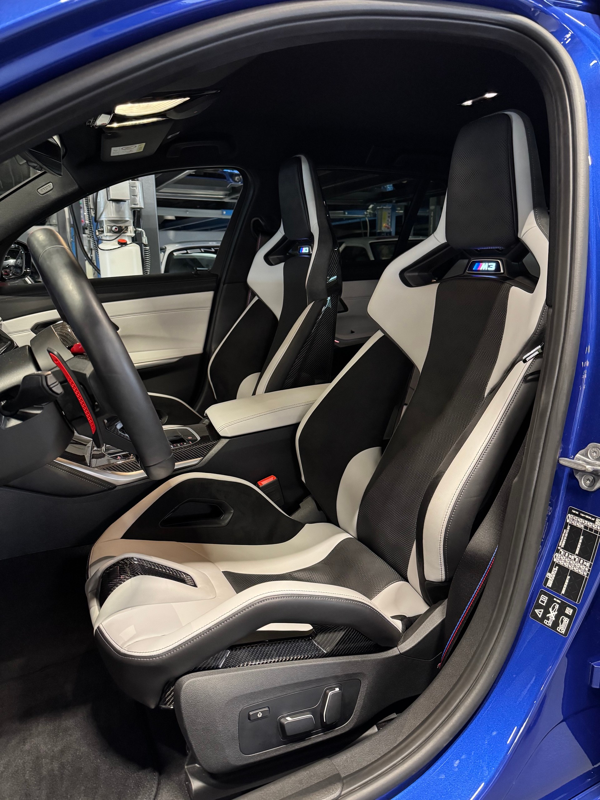 BMW M3 Touring *Portimao blue - LCI*-image-9