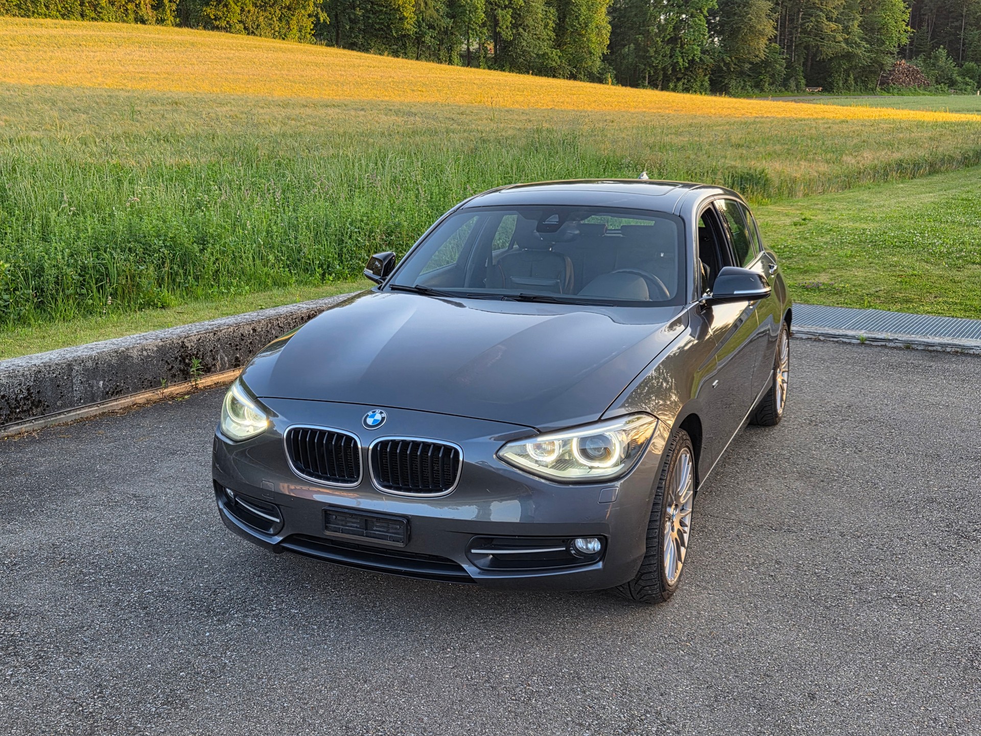 BMW 118d-image-1