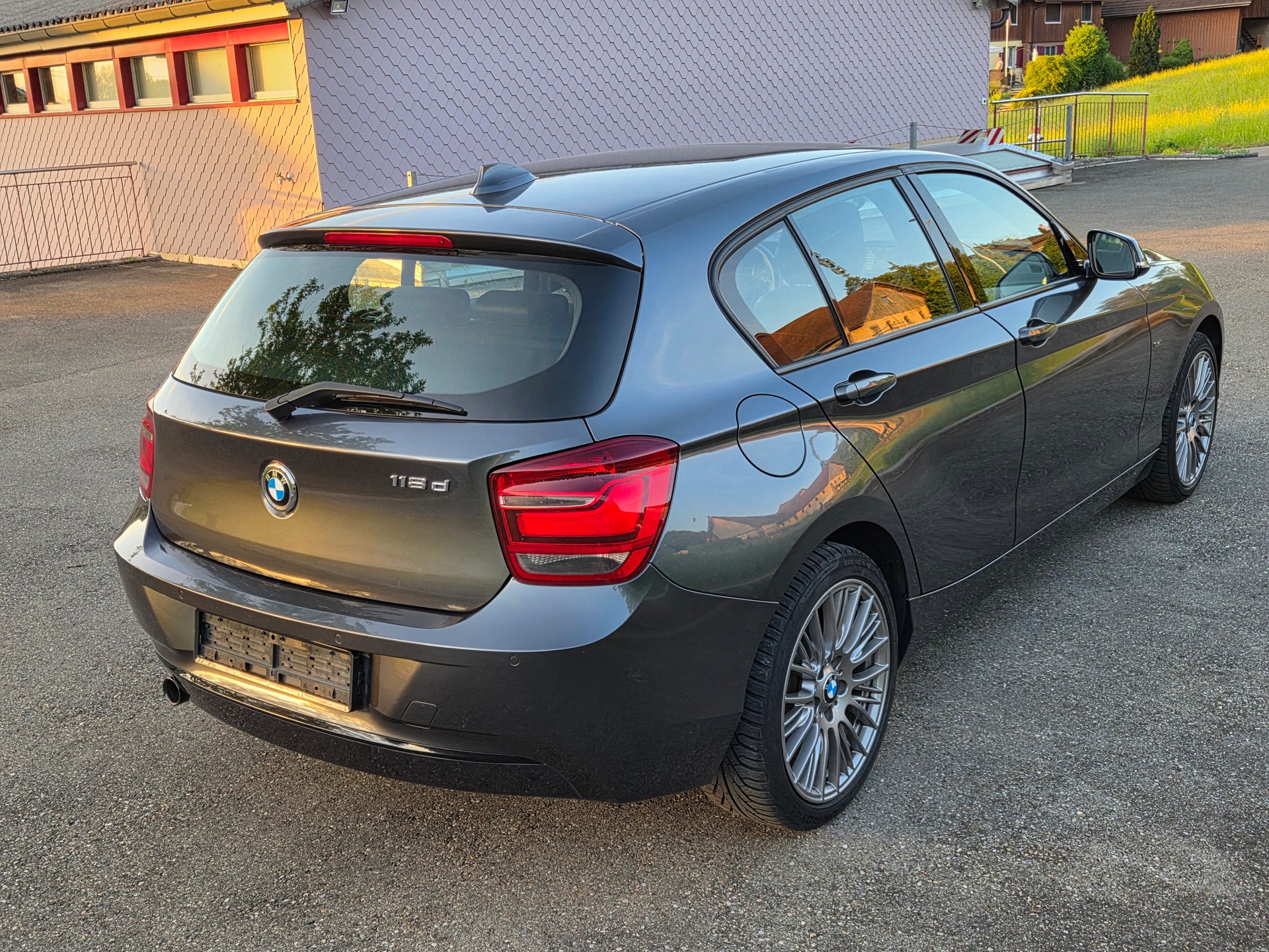 BMW 118d-image-5