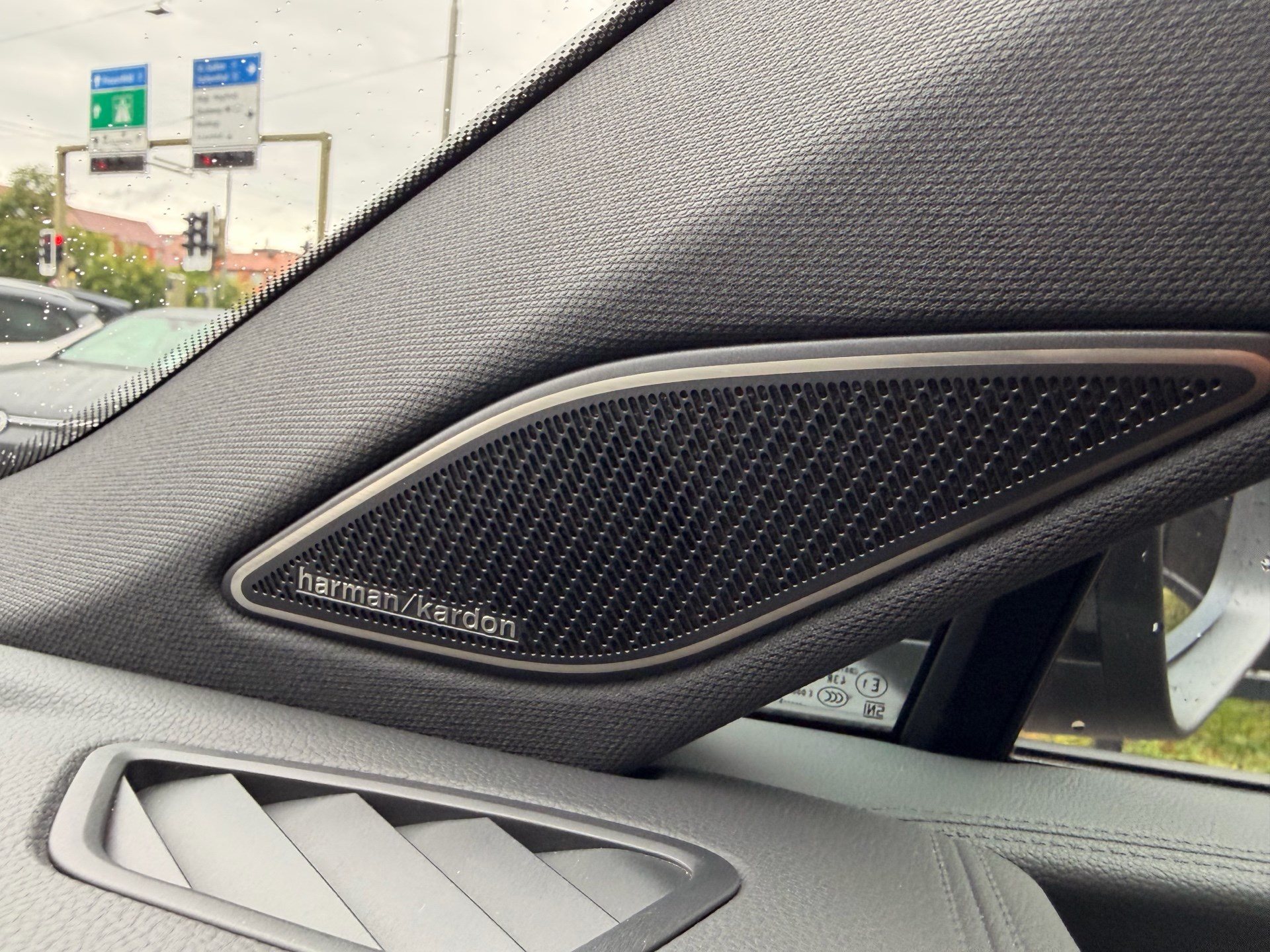 VW Tayron 2.0 TDI 193 PS 4MOTION R-LINE *** HEAD-UP DISPLAY & ANHÄNGERKUPPLUNG***-image-23