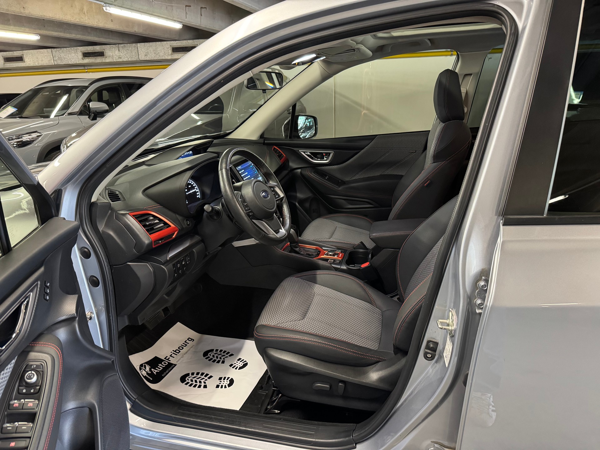 SUBARU Forester 2.0i e-Boxer Sport Lineartronic-showroom-element-3