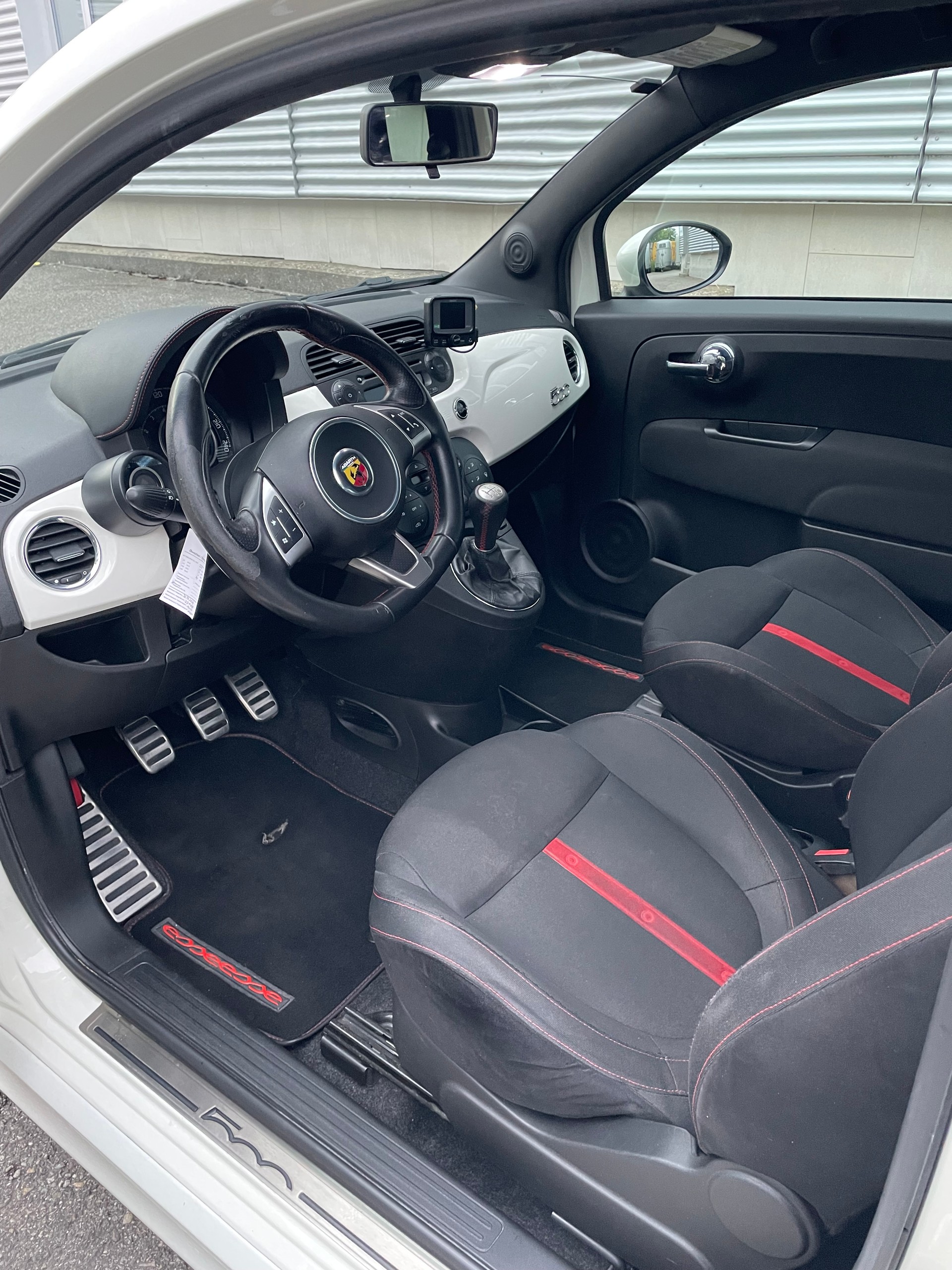 FIAT 500 1.4 16V Turbo Abarth-image-10