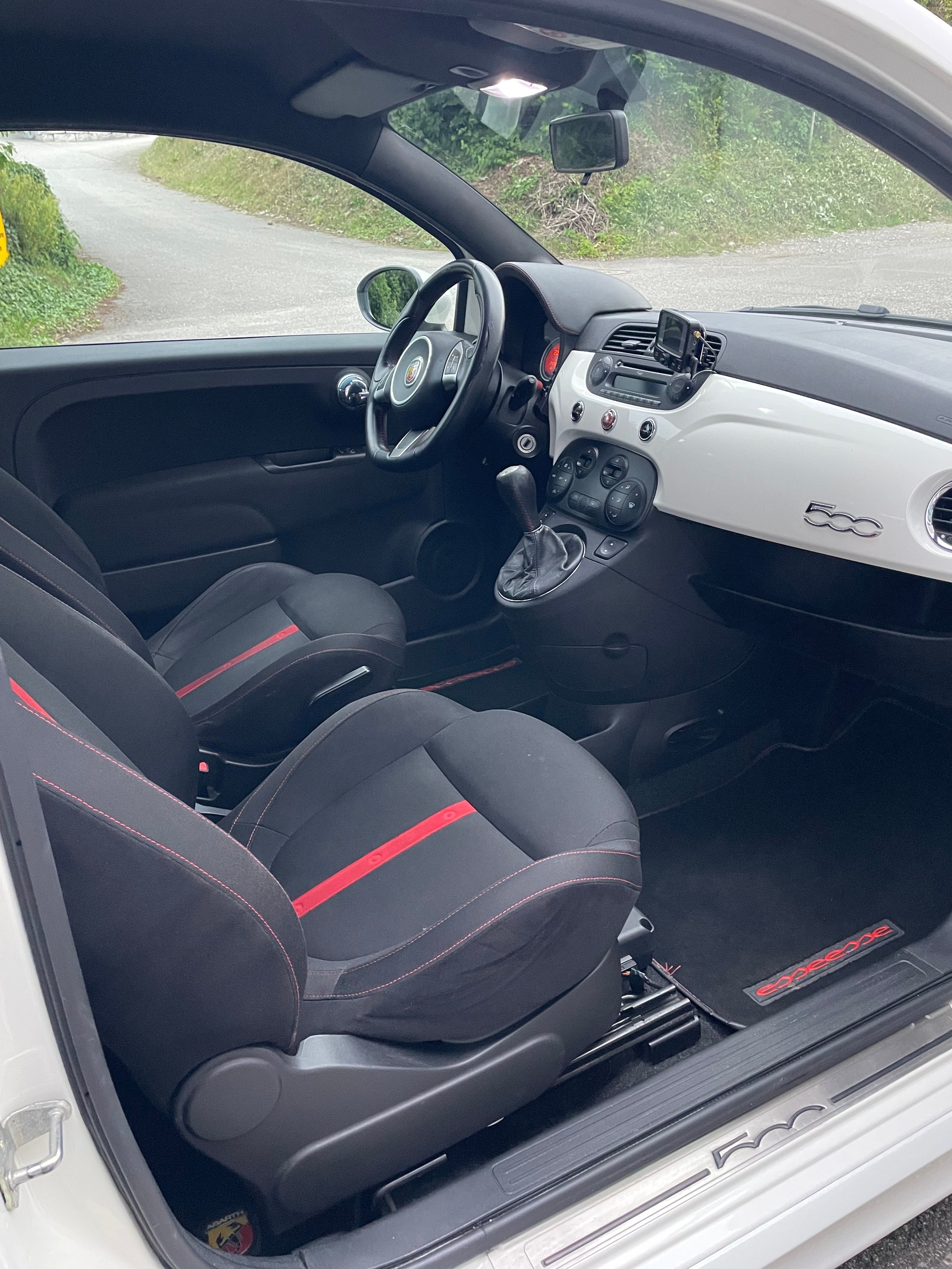 FIAT 500 1.4 16V Turbo Abarth-image-11