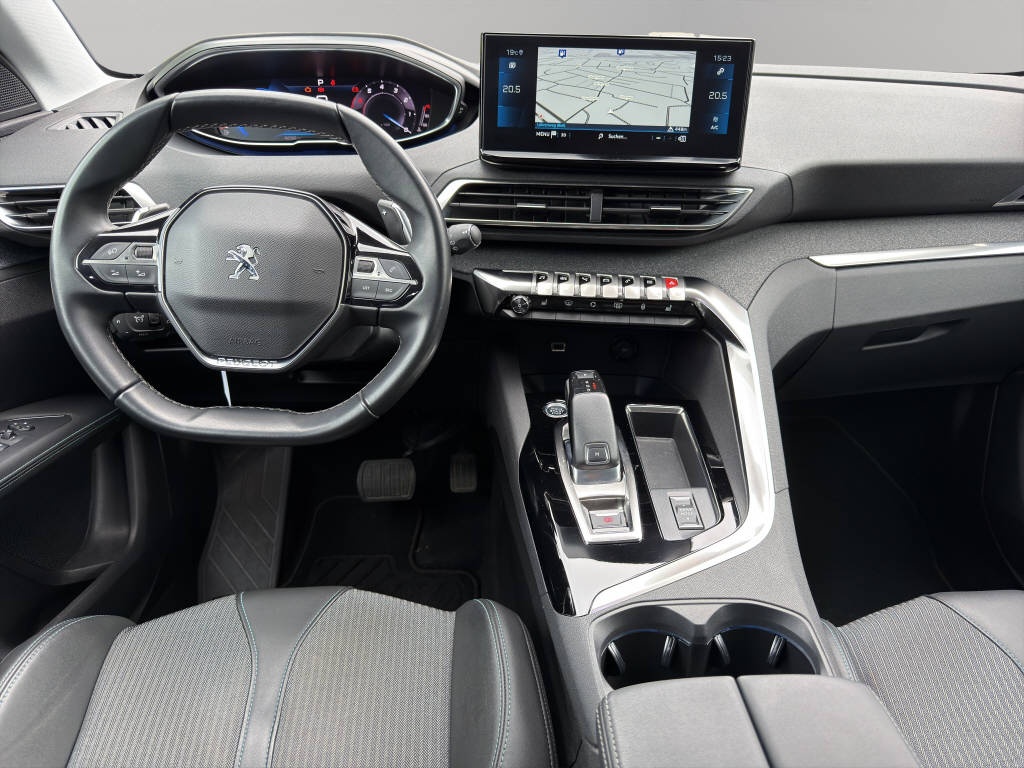 PEUGEOT 3008 1.2 PureTech Allure Pack-image-6