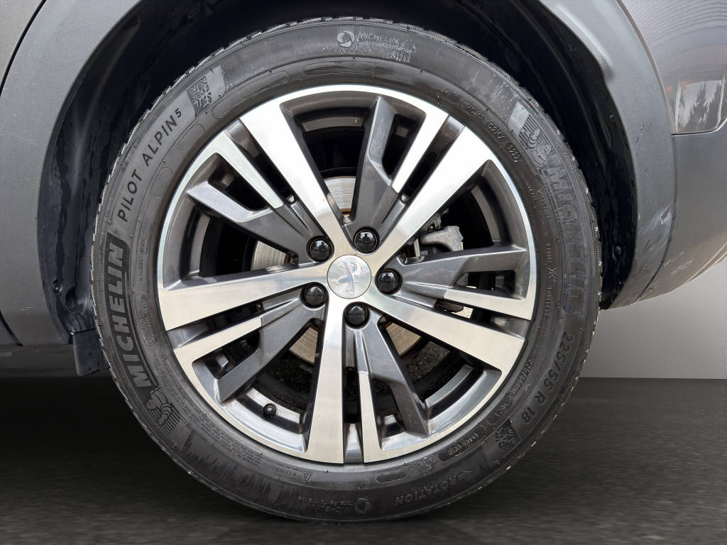 PEUGEOT 3008 1.2 PureTech Allure Pack-image-4