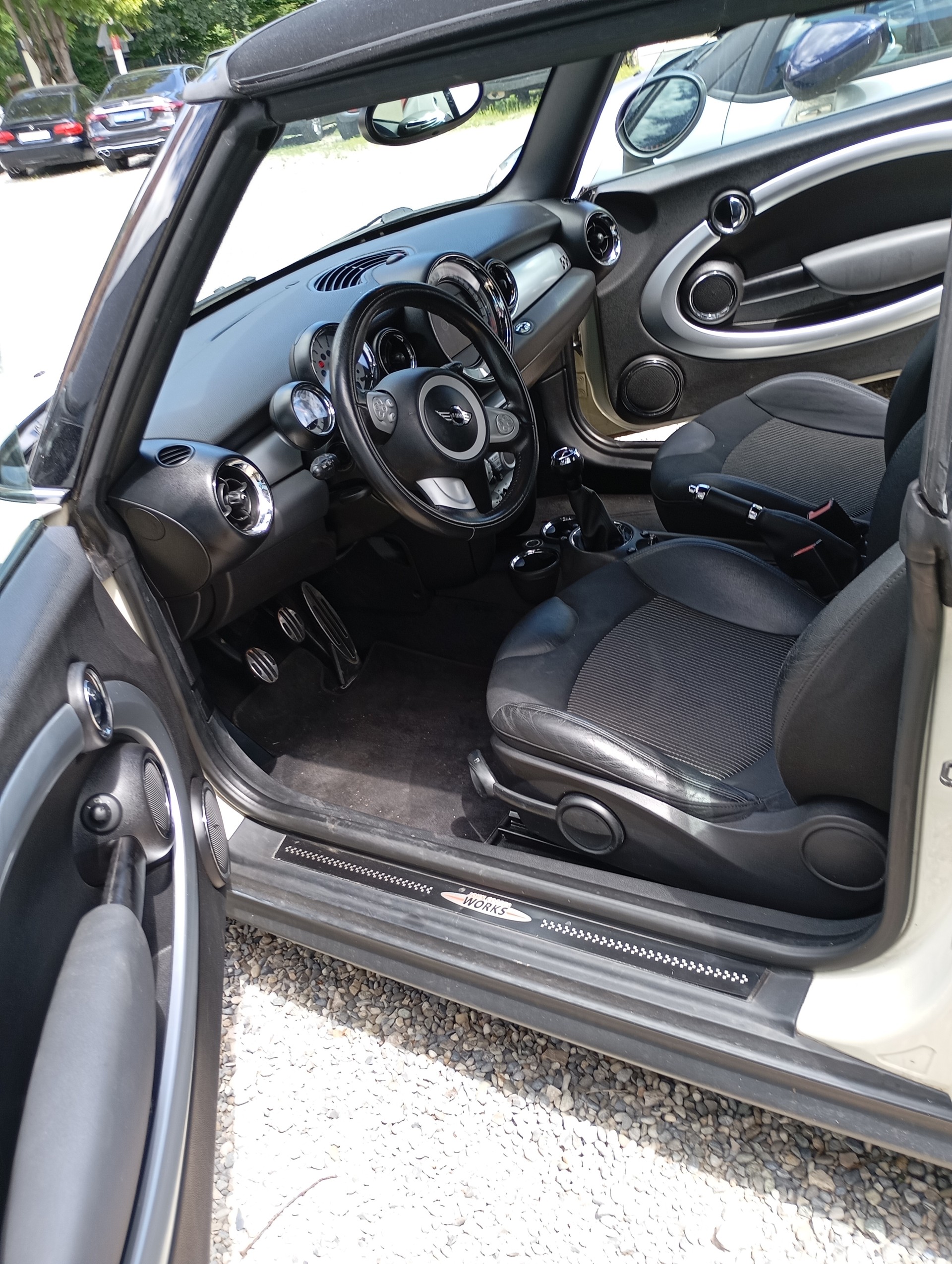 MINI Cooper John Cooper Works Cabriolet-image-11