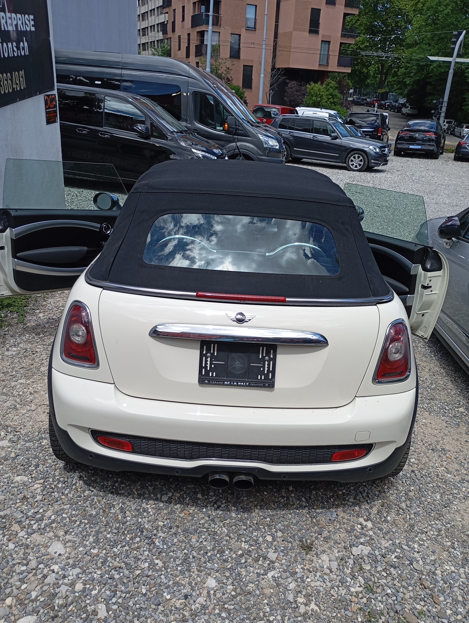 MINI Cooper John Cooper Works Cabriolet-image-6