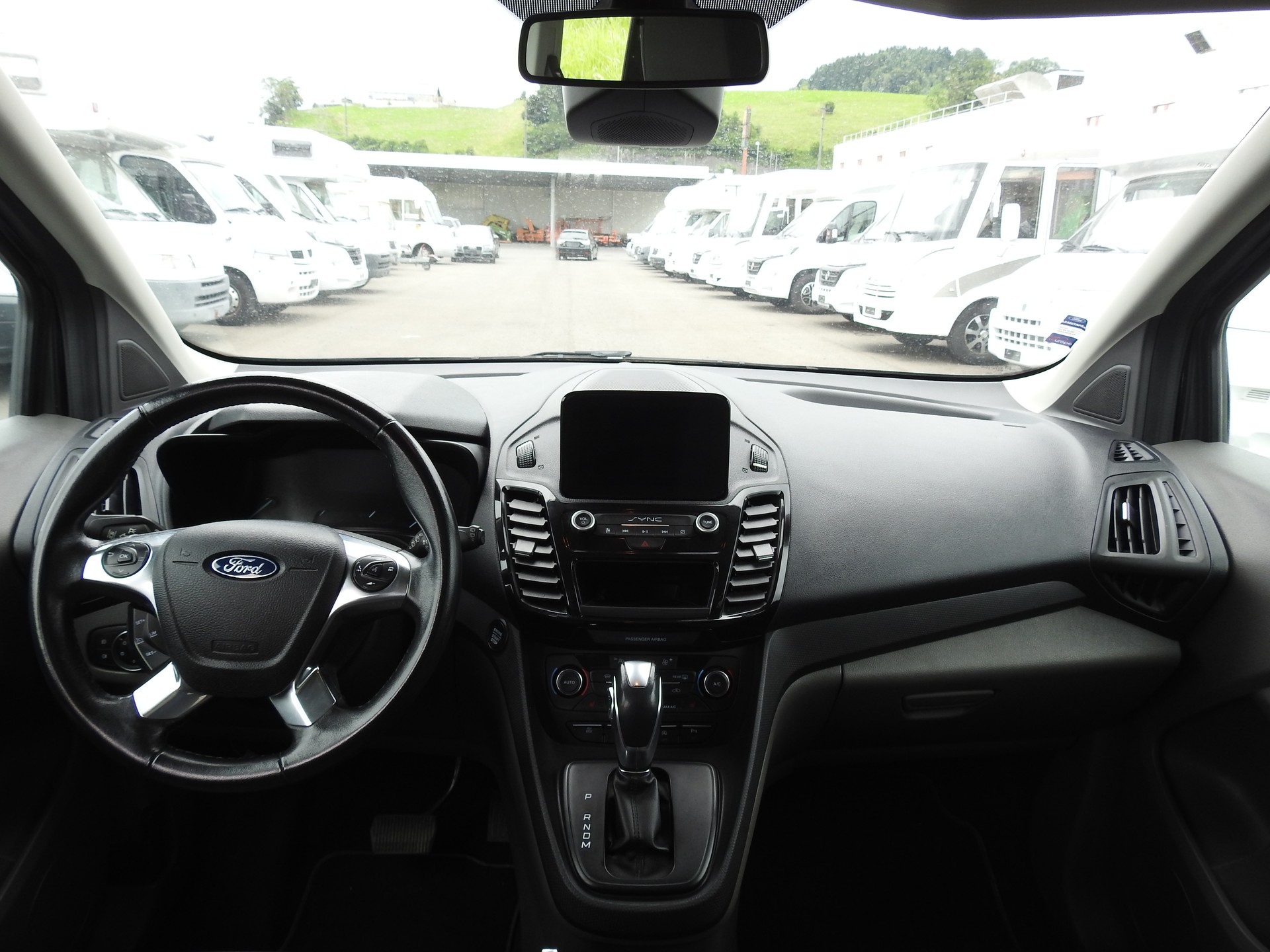 FORD Grand Tourneo Connect 1.5 EcoBlue Titanium Automat-image-19