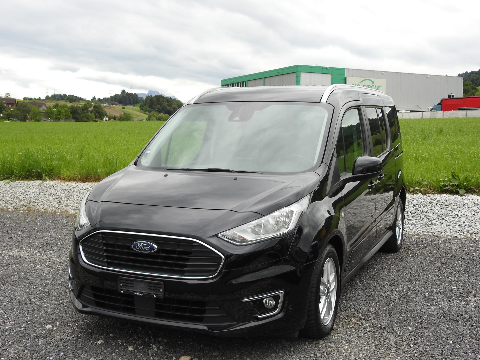 FORD Grand Tourneo Connect 1.5 EcoBlue Titanium Automat-image-0