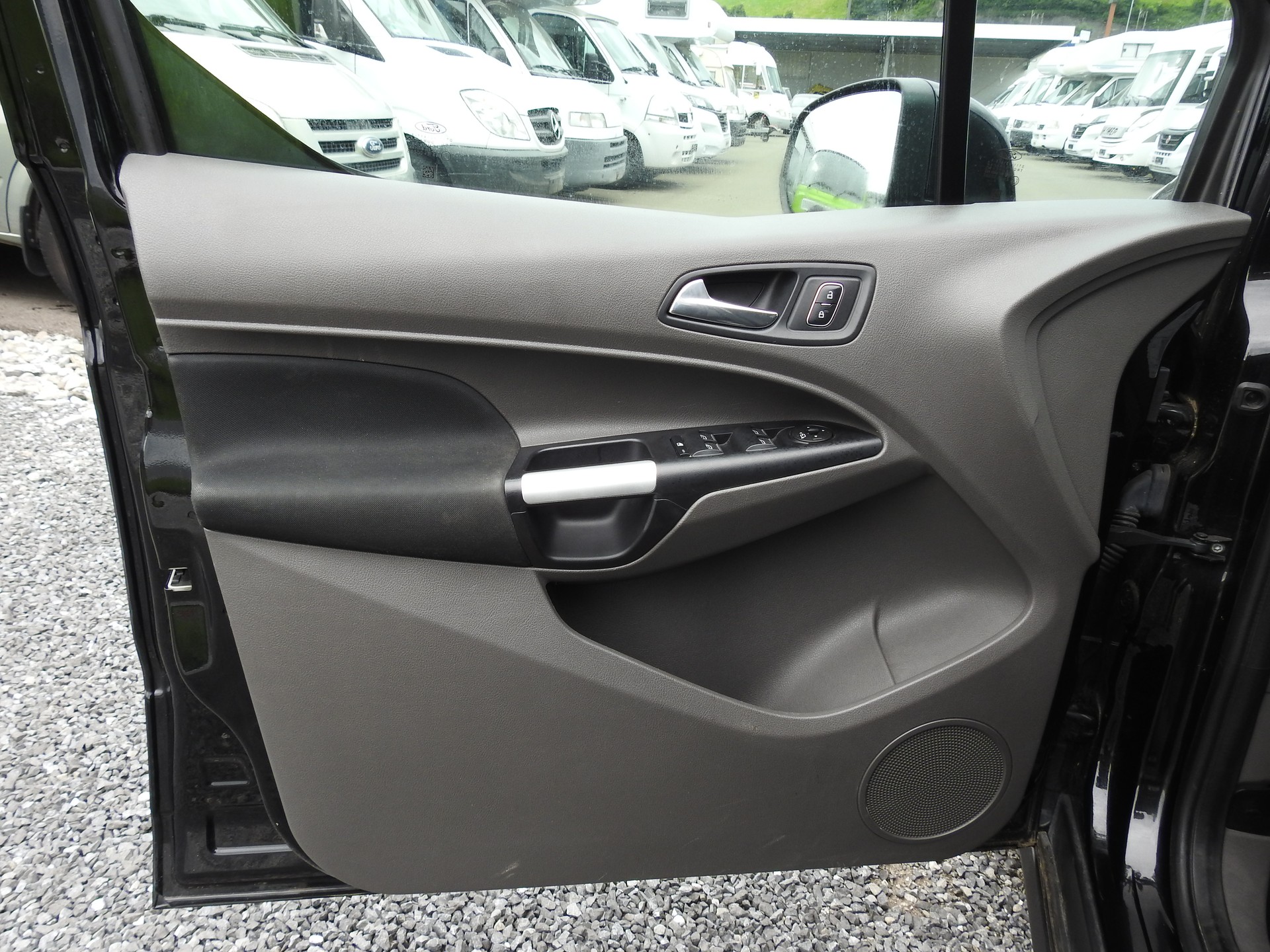 FORD Grand Tourneo Connect 1.5 EcoBlue Titanium Automat-image-10