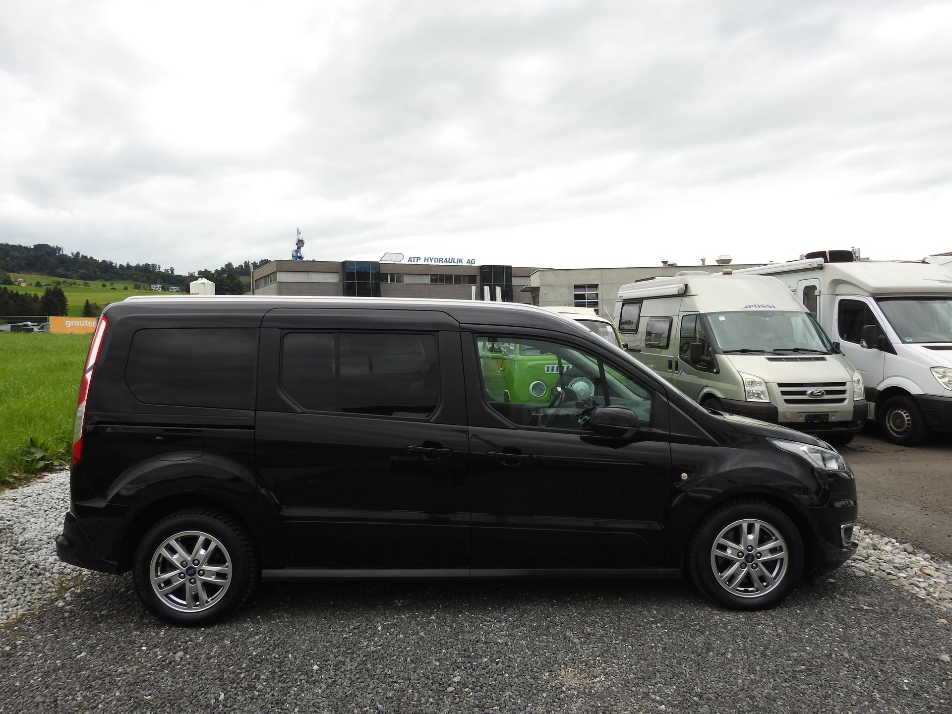 FORD Grand Tourneo Connect 1.5 EcoBlue Titanium Automat-image-7