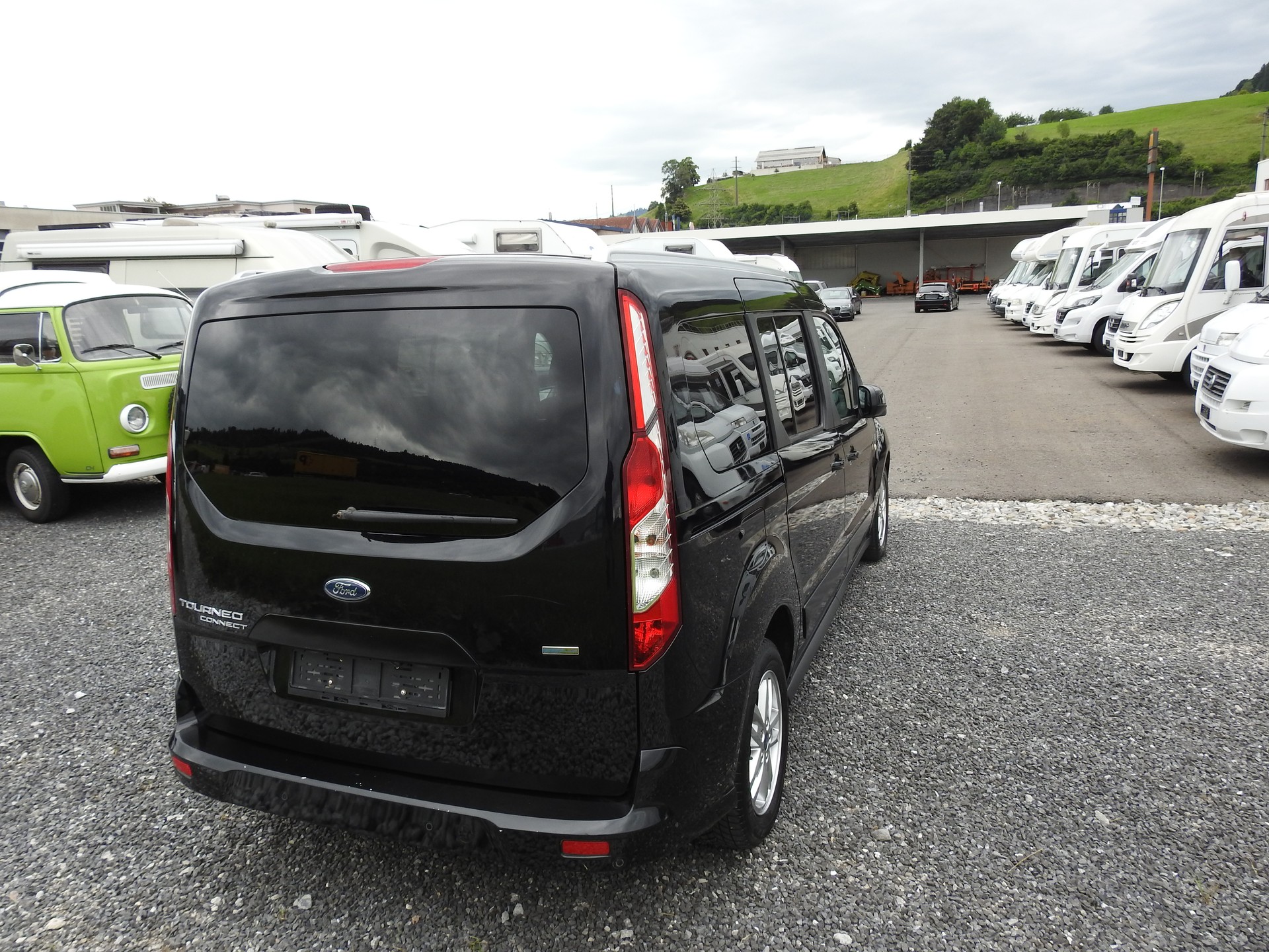 FORD Grand Tourneo Connect 1.5 EcoBlue Titanium Automat-image-6