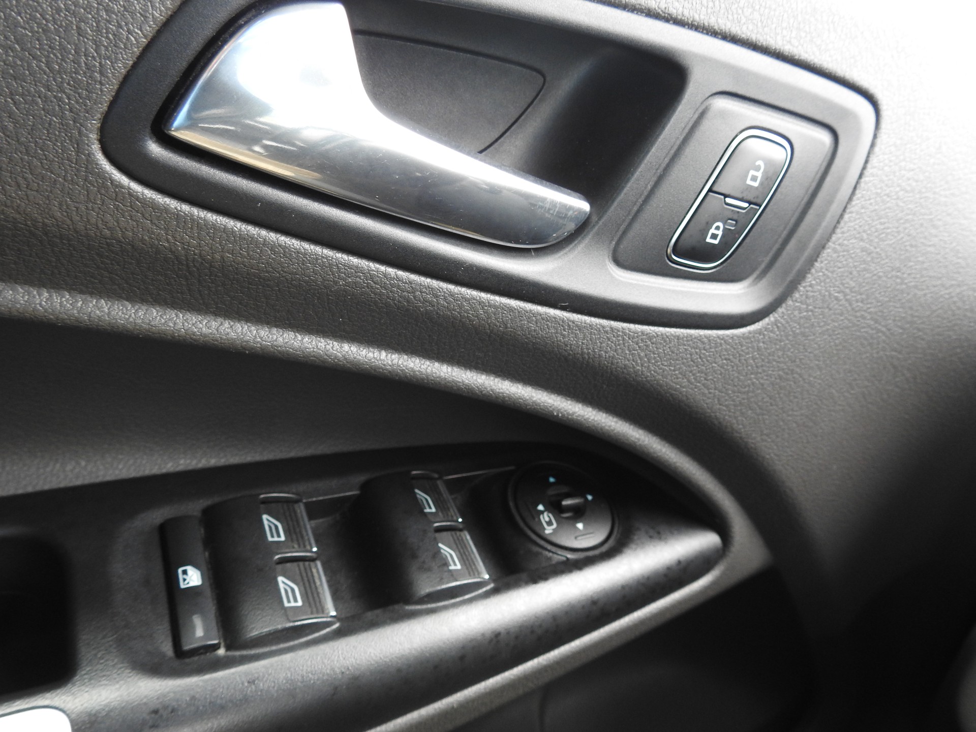 FORD Grand Tourneo Connect 1.5 EcoBlue Titanium Automat-image-26
