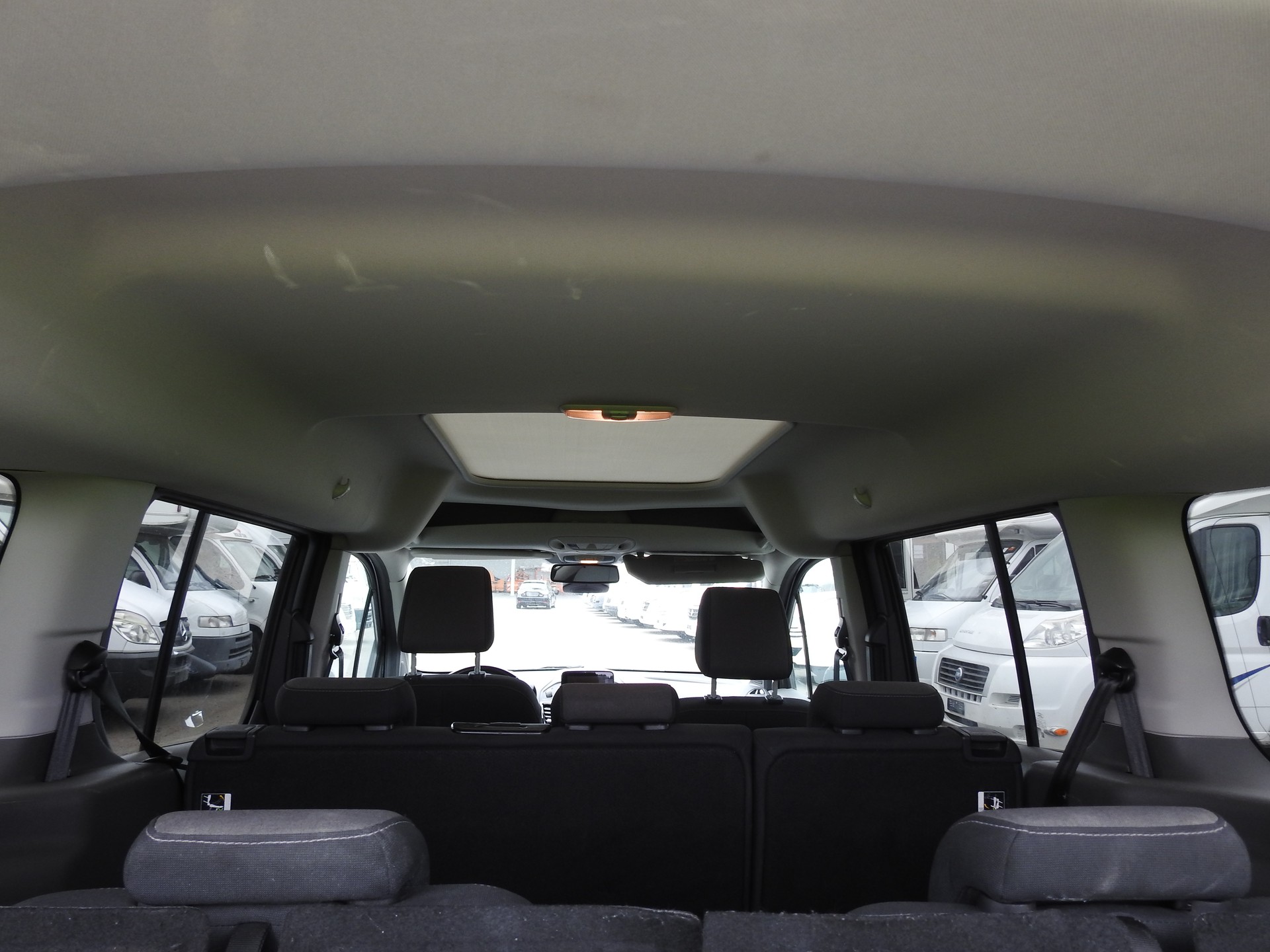 FORD Grand Tourneo Connect 1.5 EcoBlue Titanium Automat-image-13