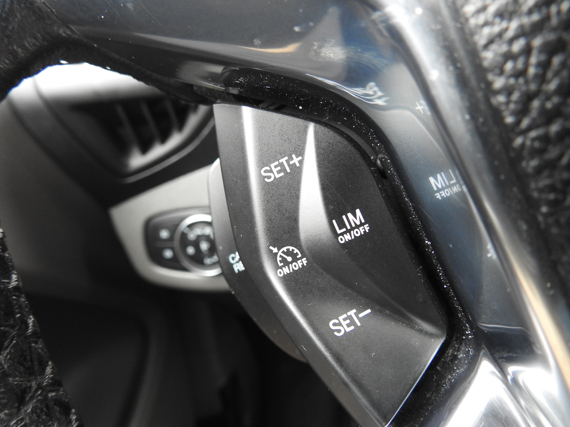 FORD Grand Tourneo Connect 1.5 EcoBlue Titanium Automat-image-27