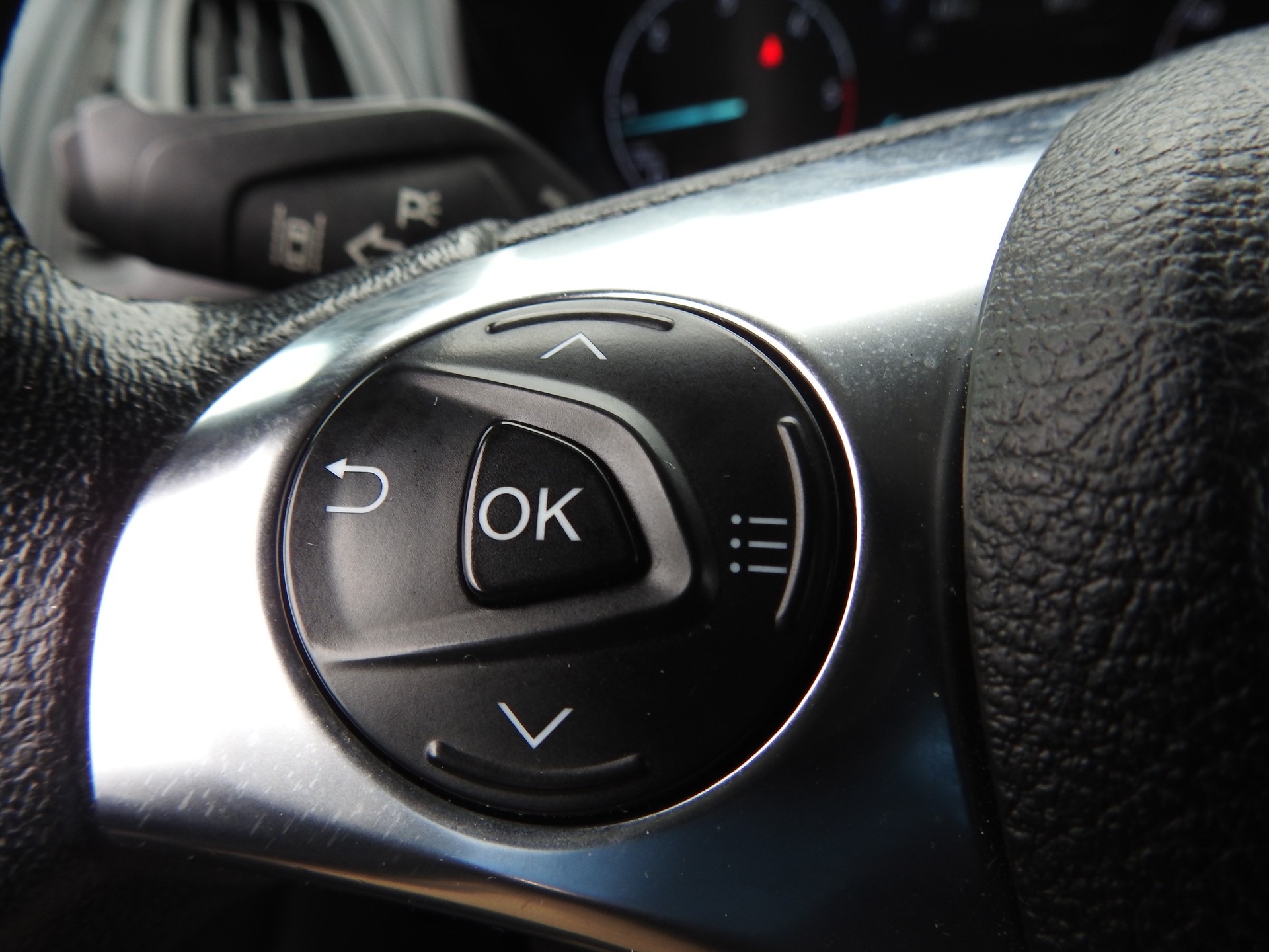FORD Grand Tourneo Connect 1.5 EcoBlue Titanium Automat-image-29