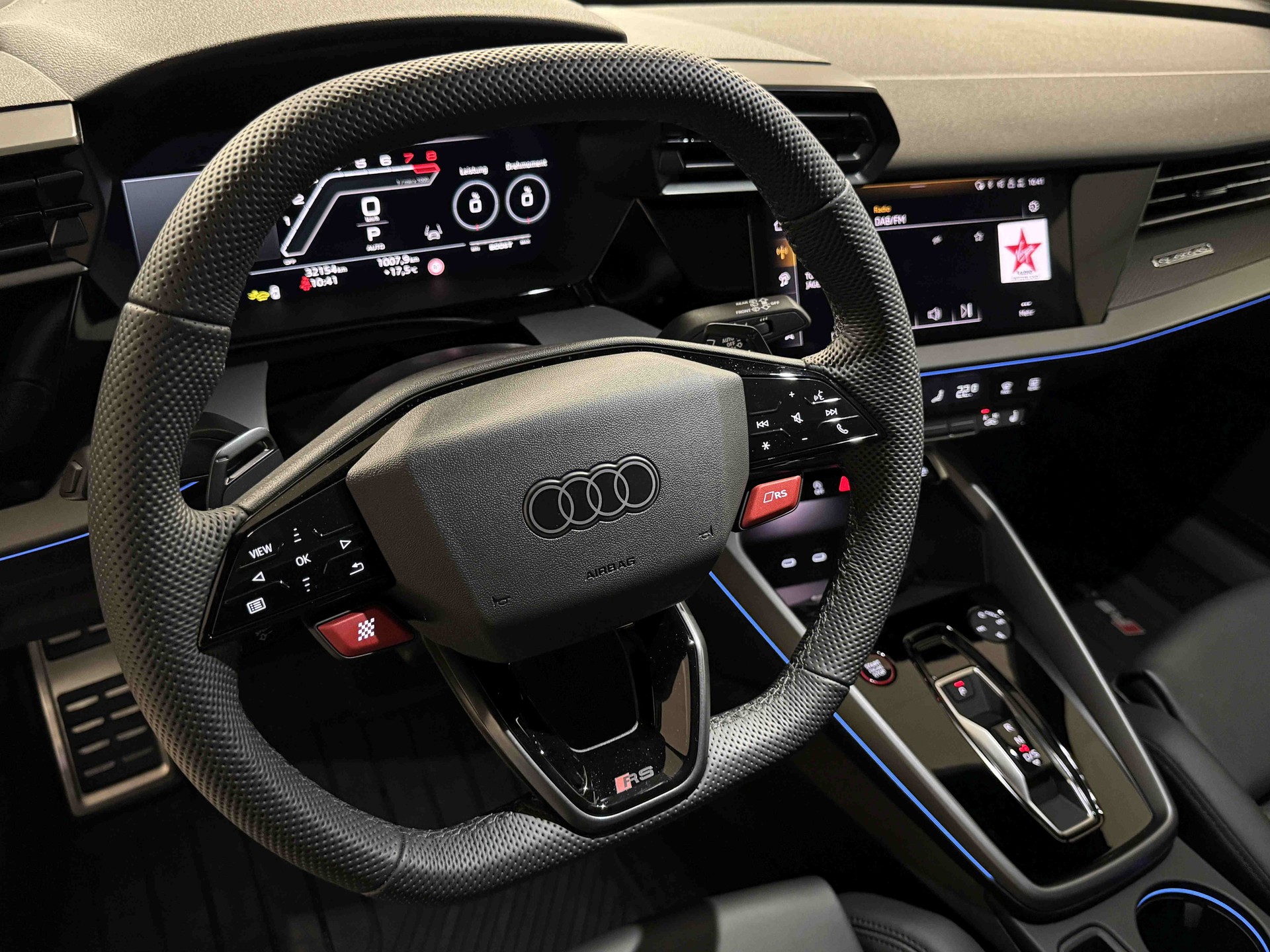 AUDI RS3 Sportback 2.5 TSI quattro S-tronic-image-8