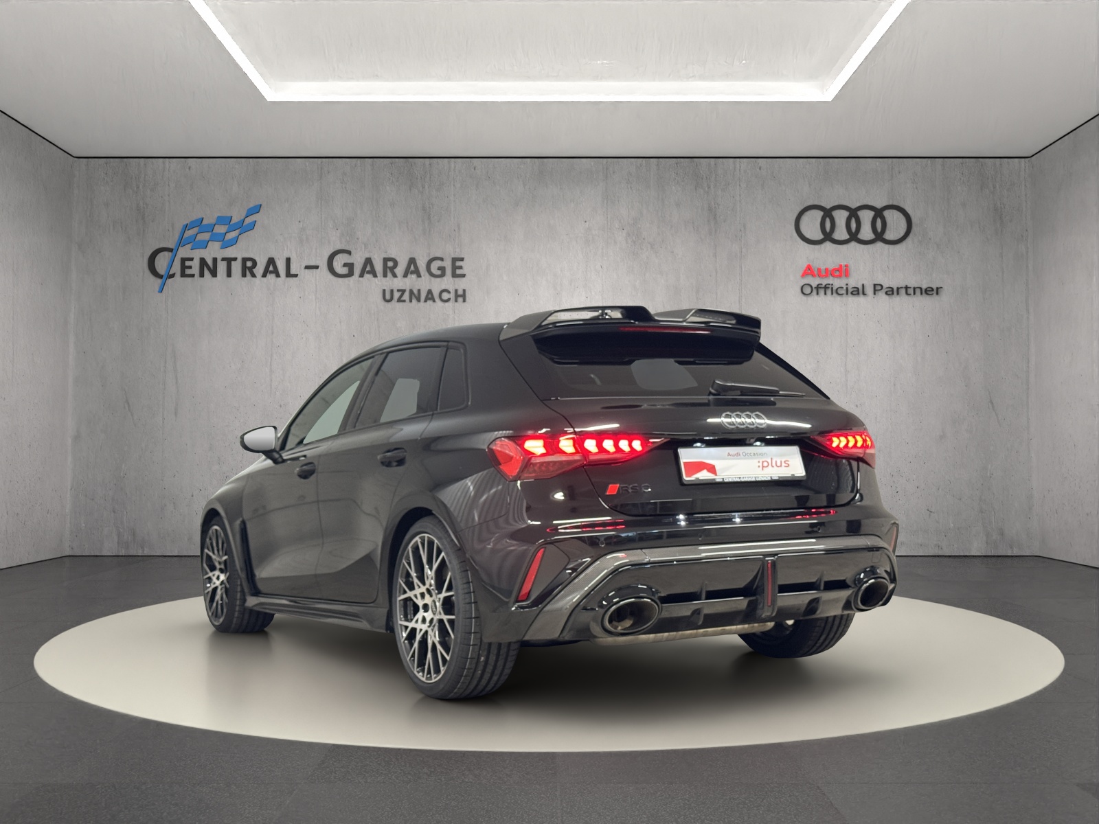 AUDI RS3 Sportback 2.5 TSI quattro S-tronic-image-2