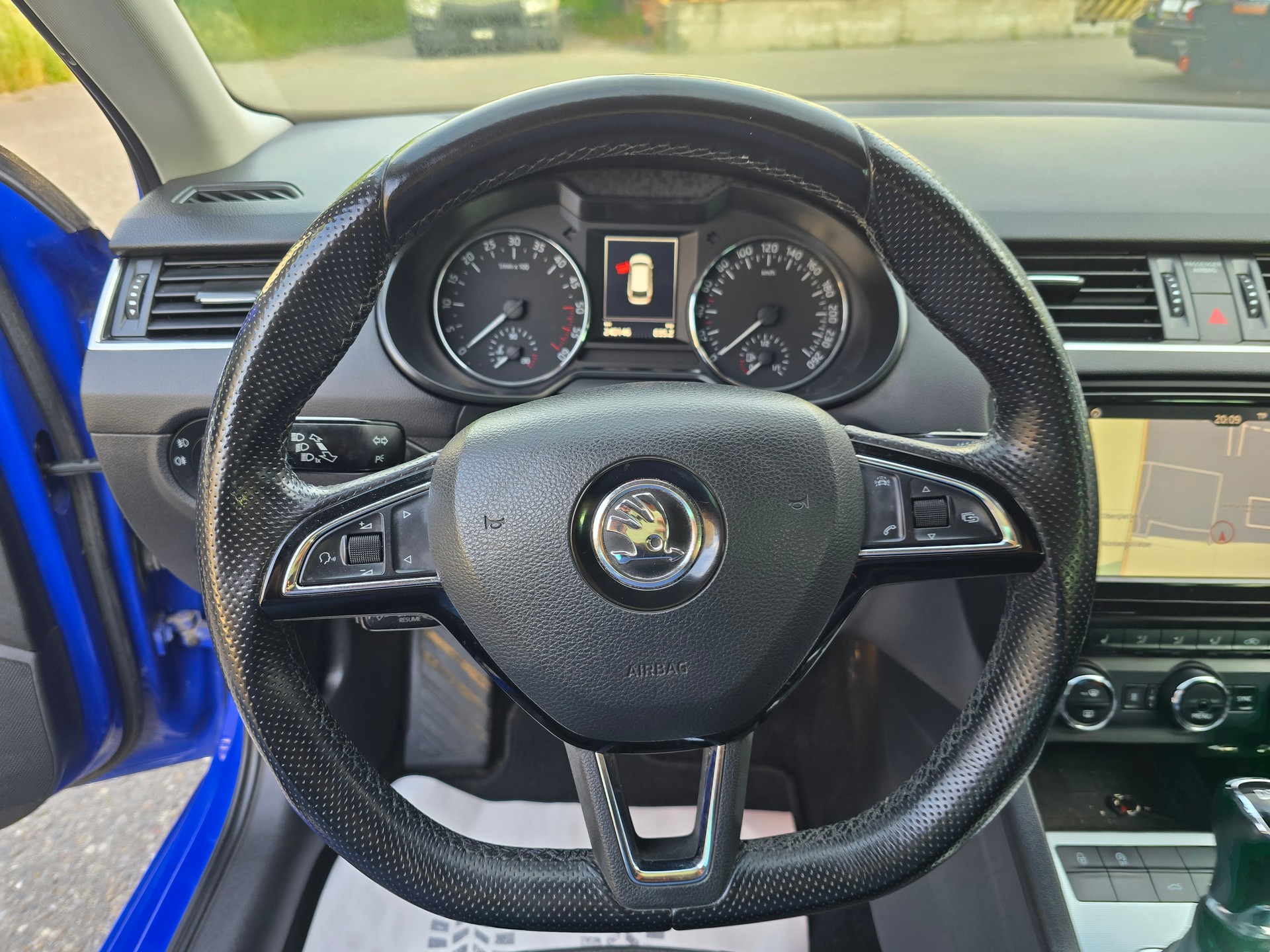 SKODA Octavia Combi 2.0 TDI Style 4x4 DSG-image-18