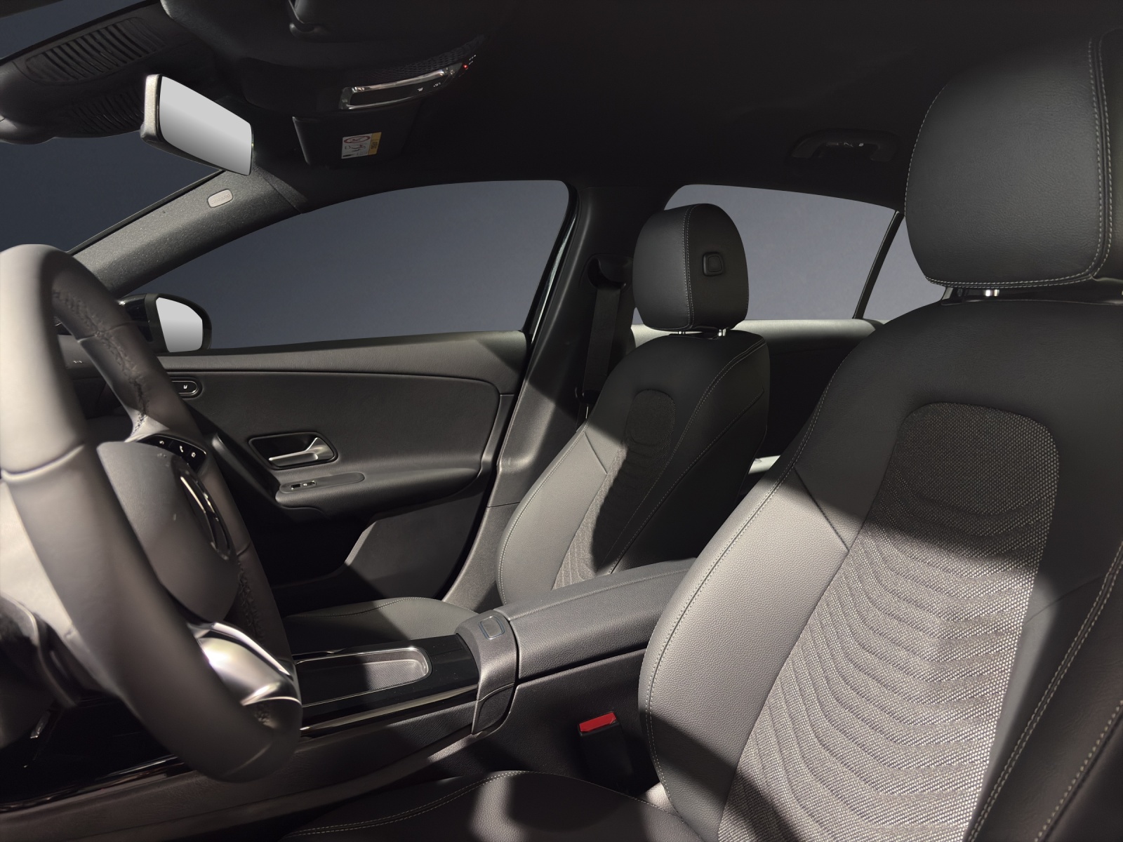 MERCEDES-BENZ A 220 4Matic-image-4