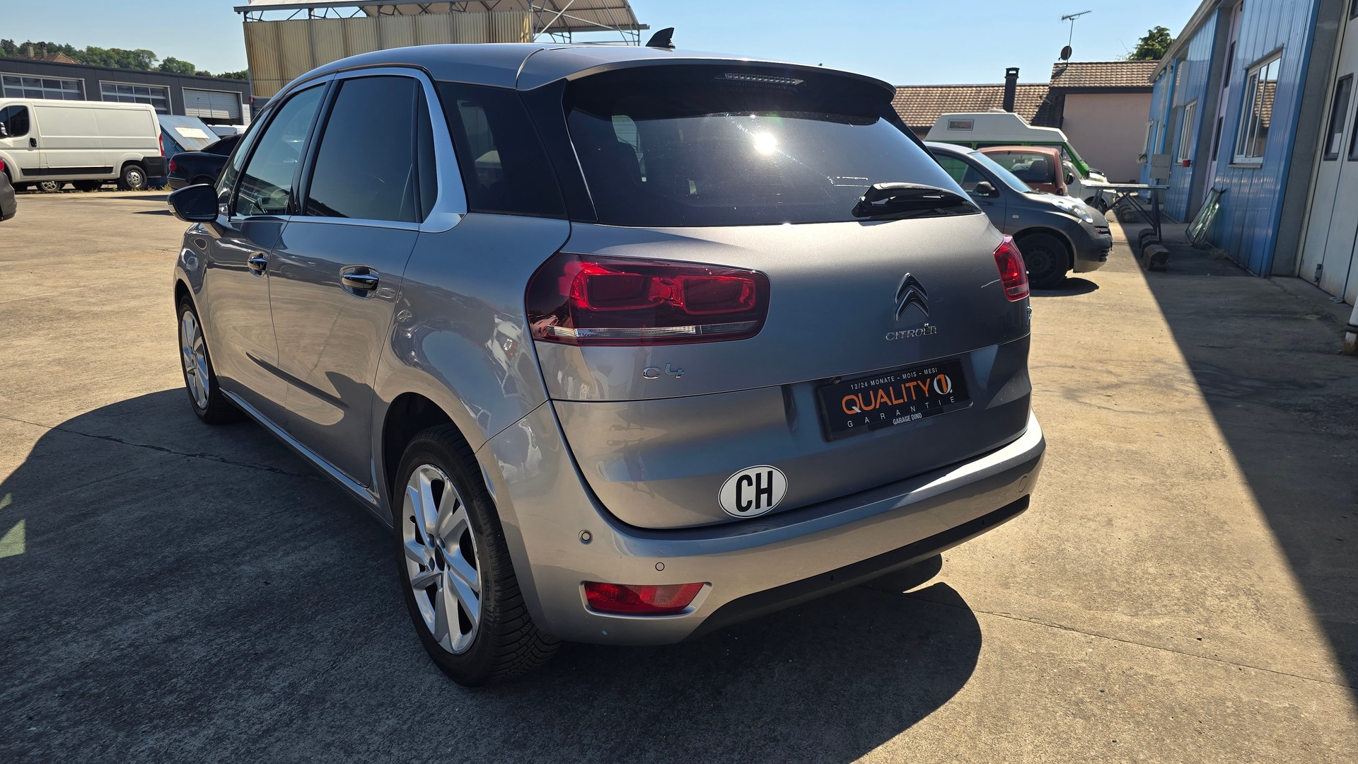 CITROEN C4 Picasso 2.0 BlueHDi Intensive Automatic-image-2