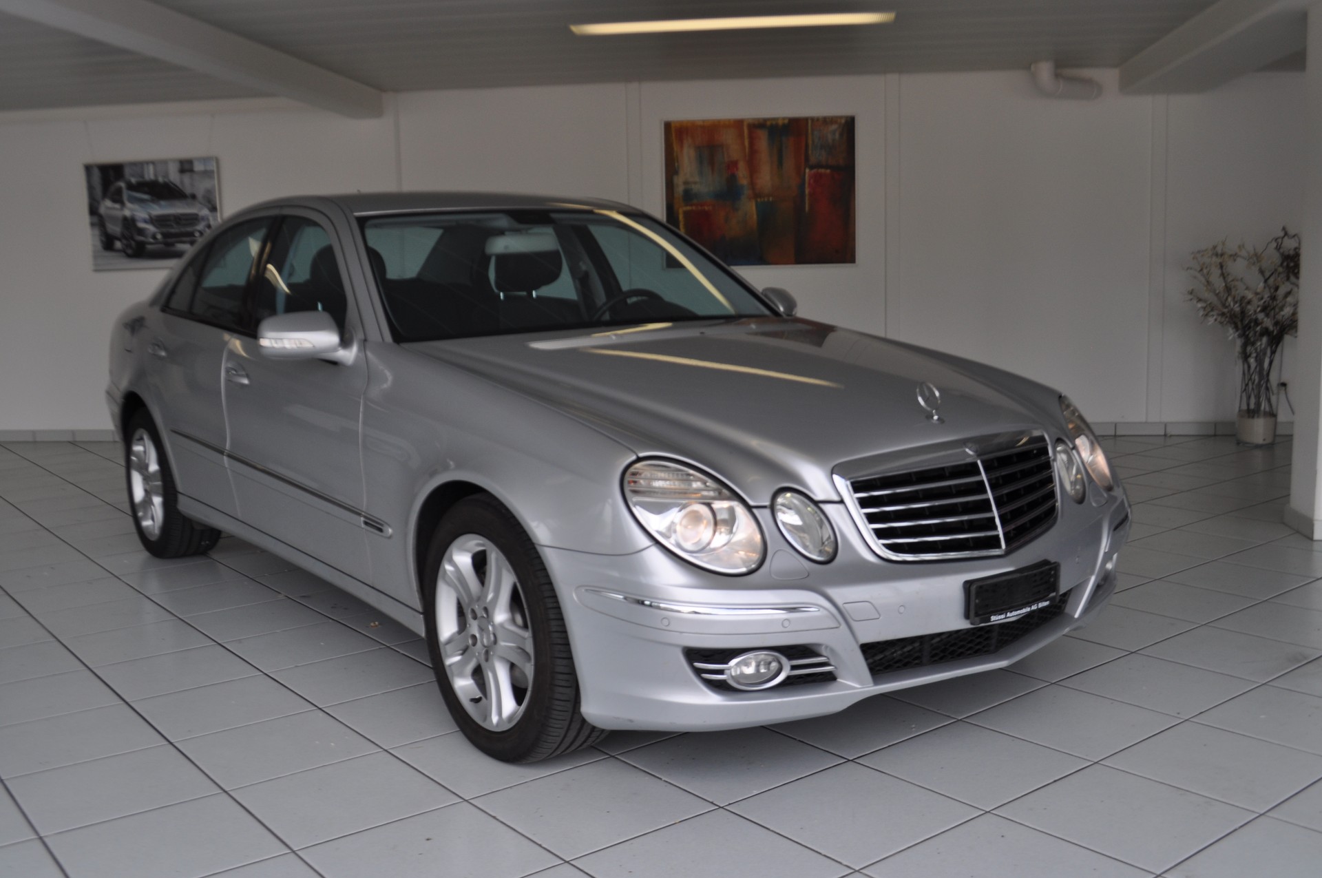 MERCEDES-BENZ E 280 Avantgarde 4Matic Automatic-image-2