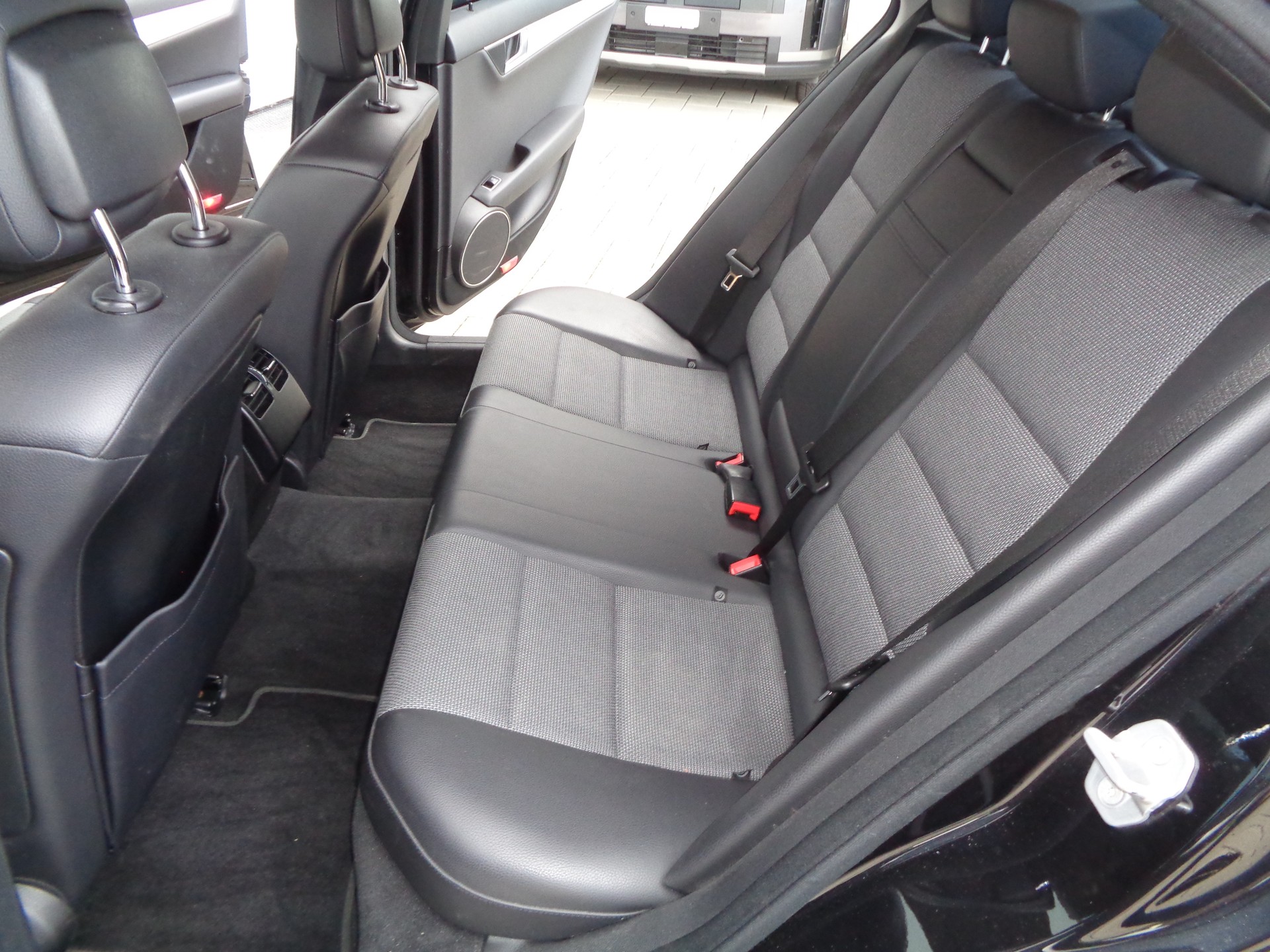 MERCEDES-BENZ C 250 Avantgarde 7G-Tronic-image-10