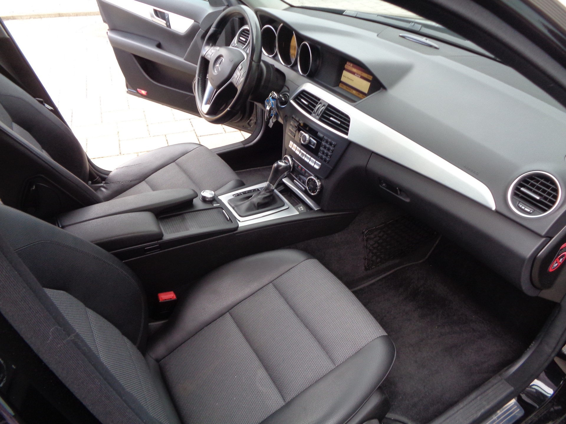 MERCEDES-BENZ C 250 Avantgarde 7G-Tronic-image-8