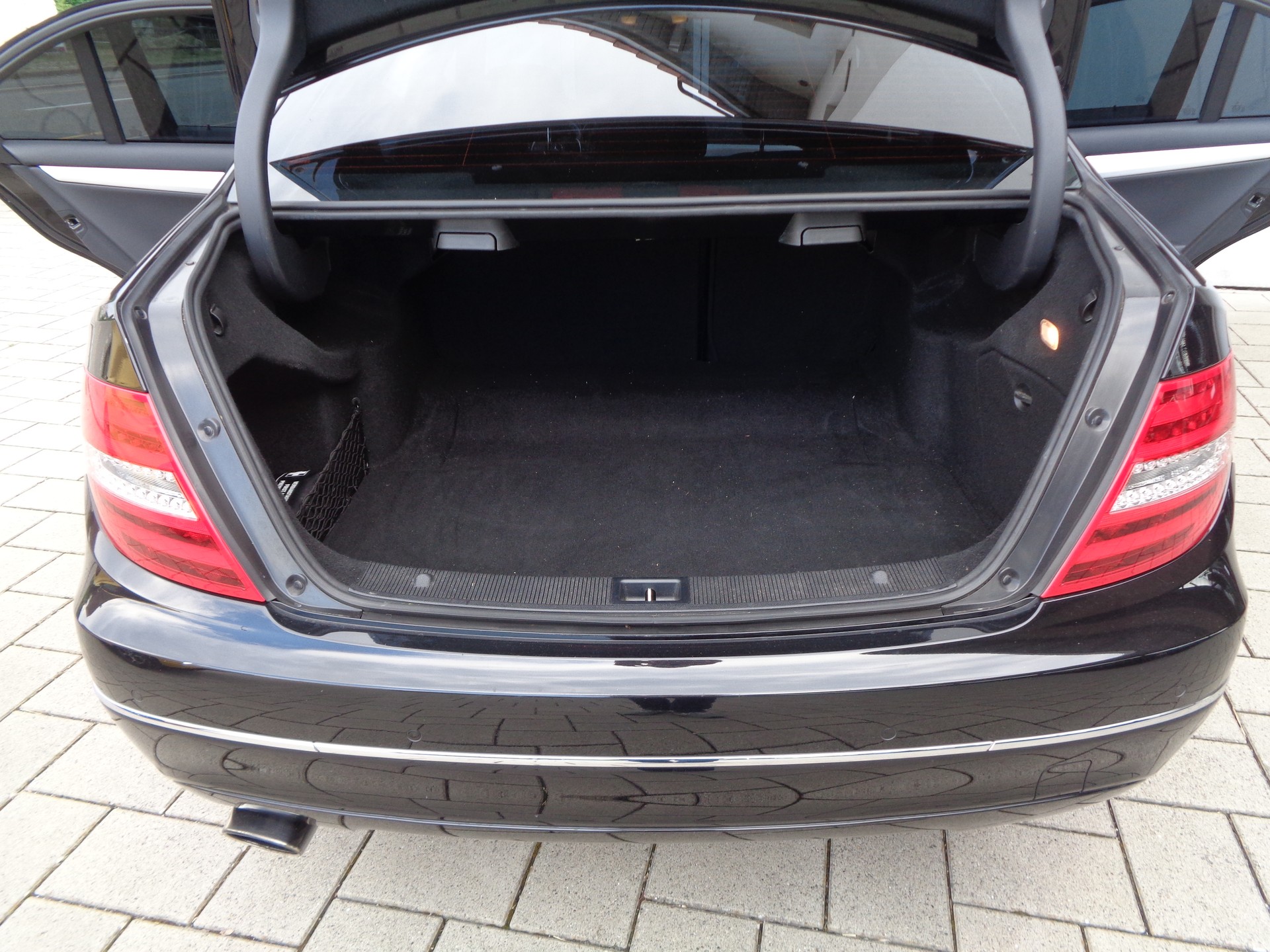 MERCEDES-BENZ C 250 Avantgarde 7G-Tronic-image-13