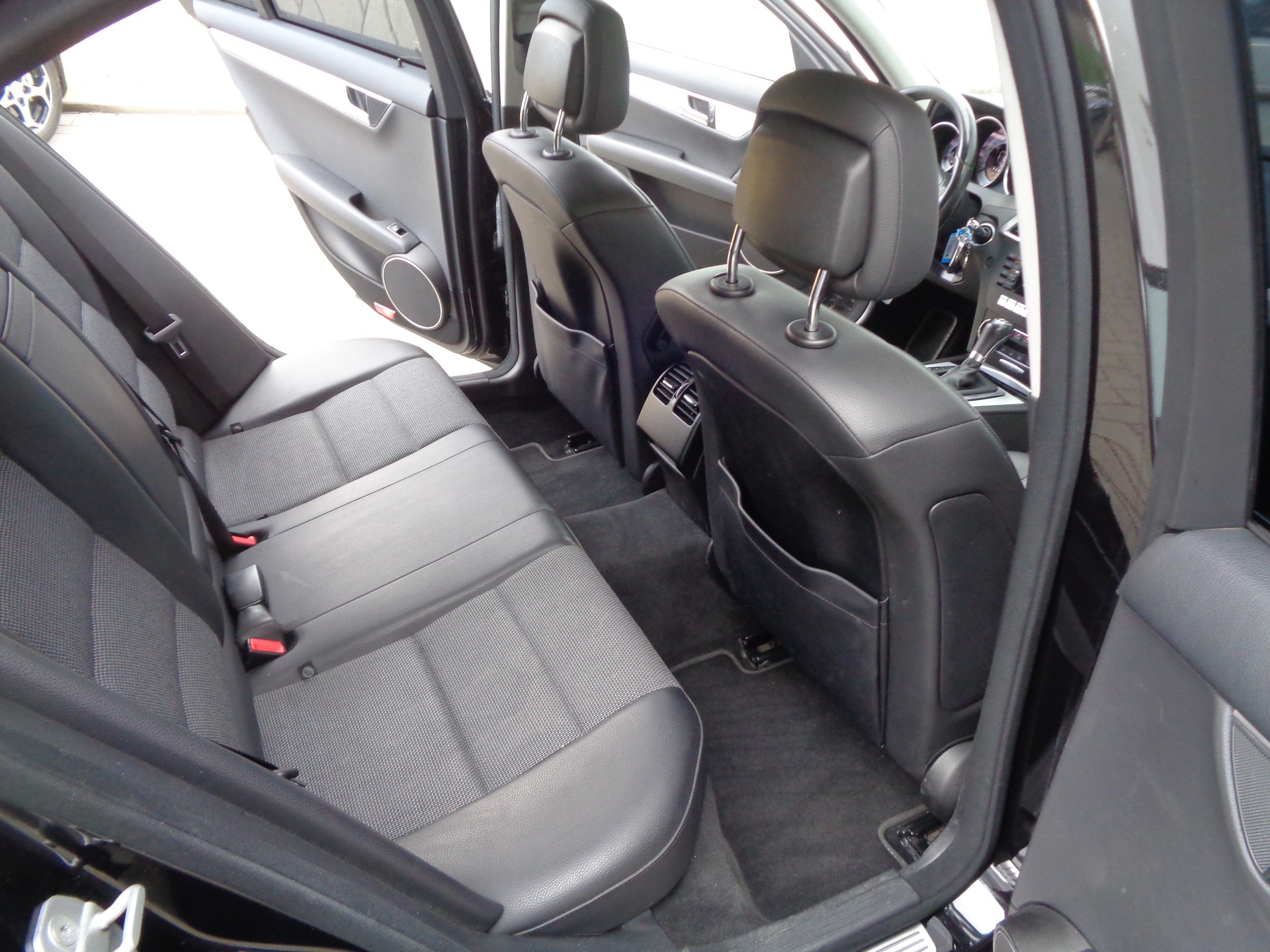 MERCEDES-BENZ C 250 Avantgarde 7G-Tronic-image-9