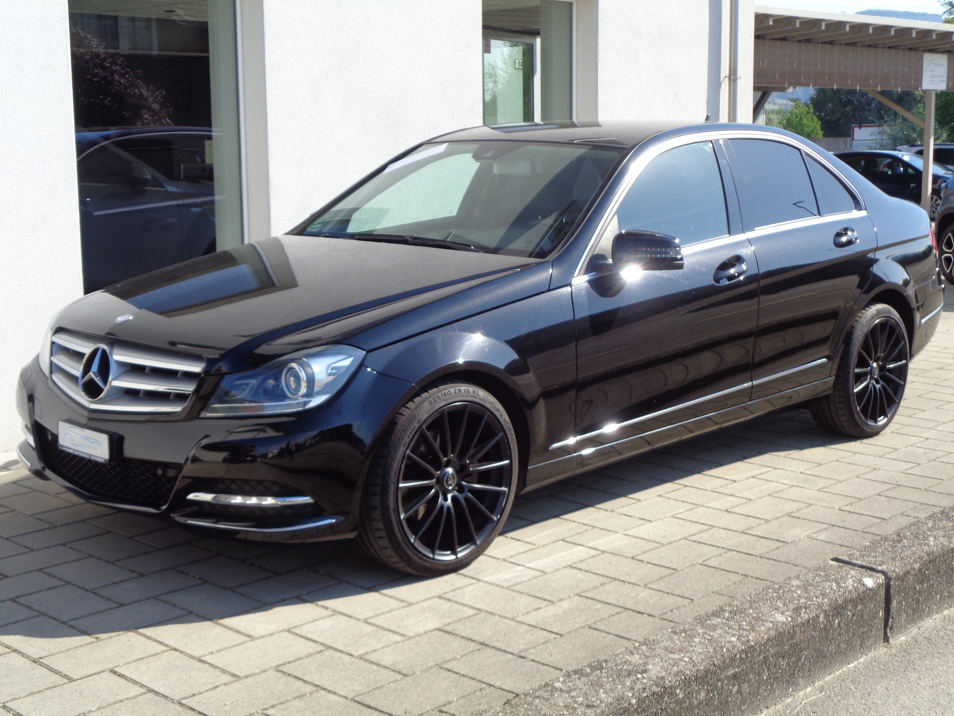 MERCEDES-BENZ C 250 Avantgarde 7G-Tronic-image-3