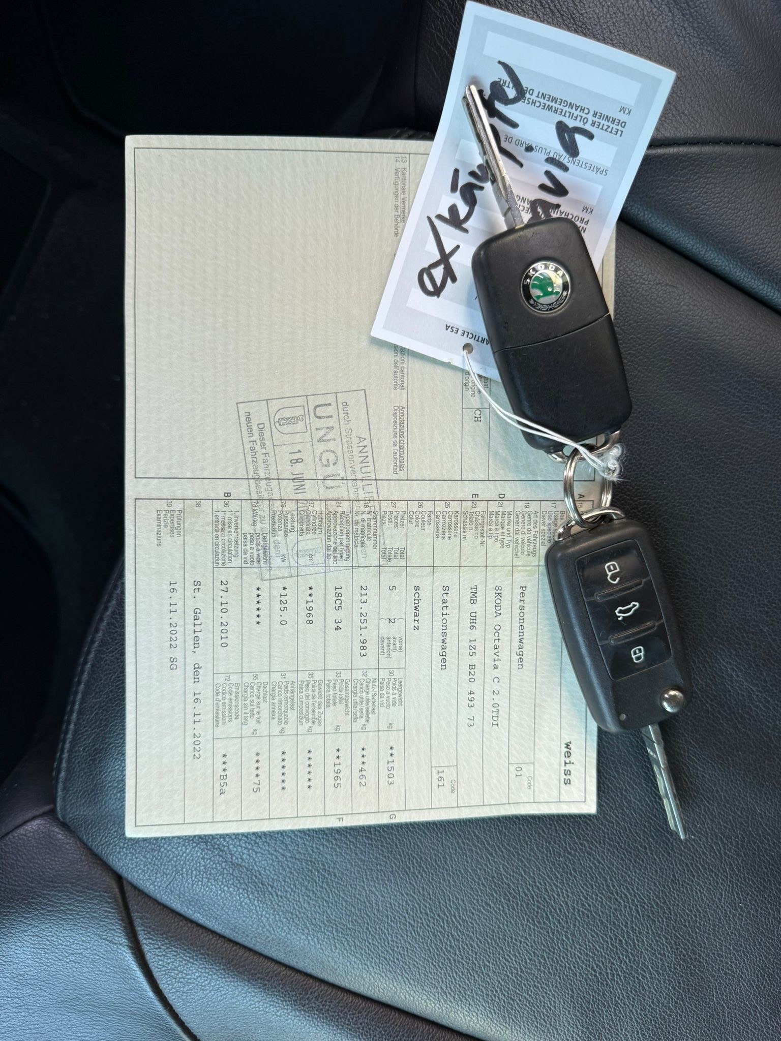 SKODA Octavia Combi 2.0 TDI RS-image-11