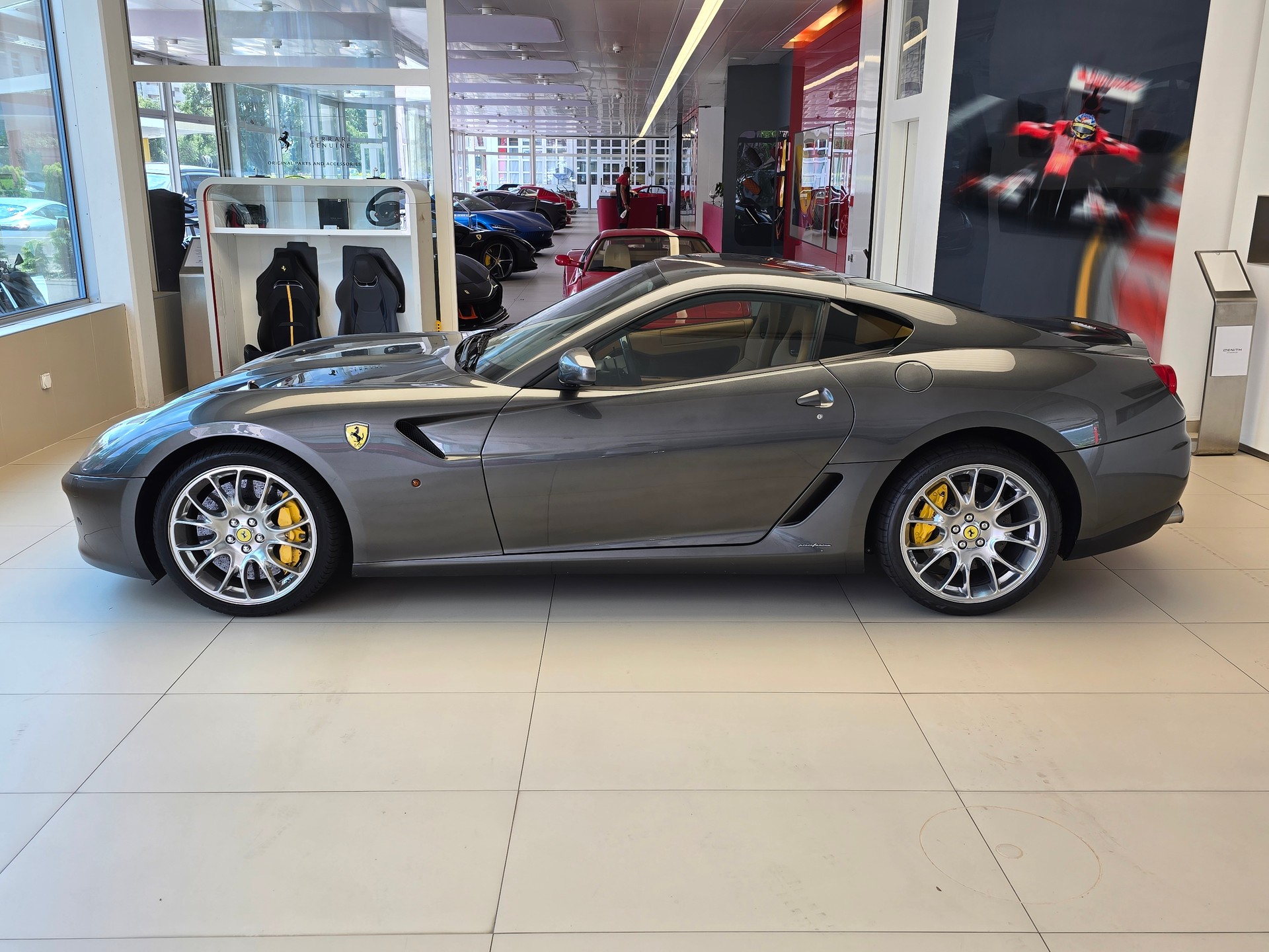 FERRARI 599 GTB-image-7