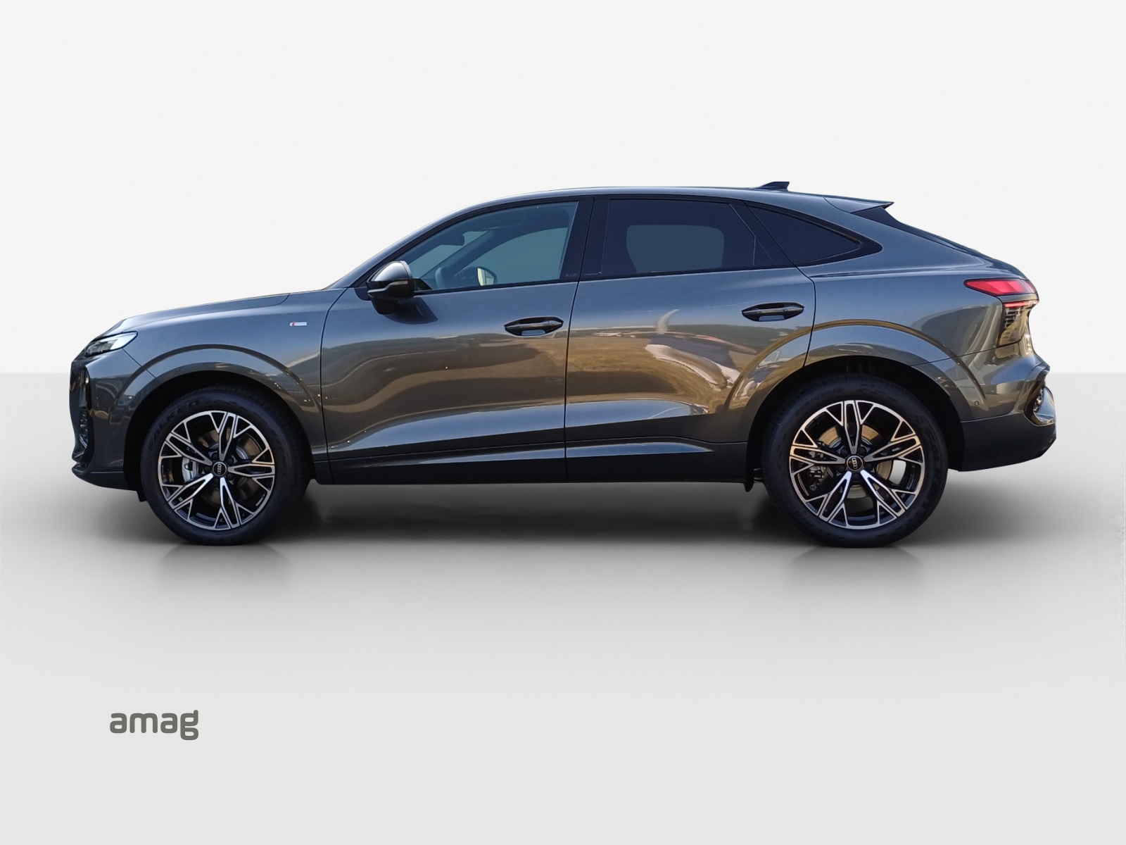 AUDI Q3 Sportback TFSI quattro 195 kW S tronic-image-1