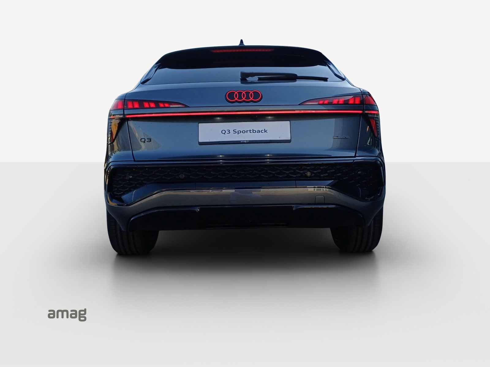 AUDI Q3 Sportback TFSI quattro 195 kW S tronic-showroom-element-3