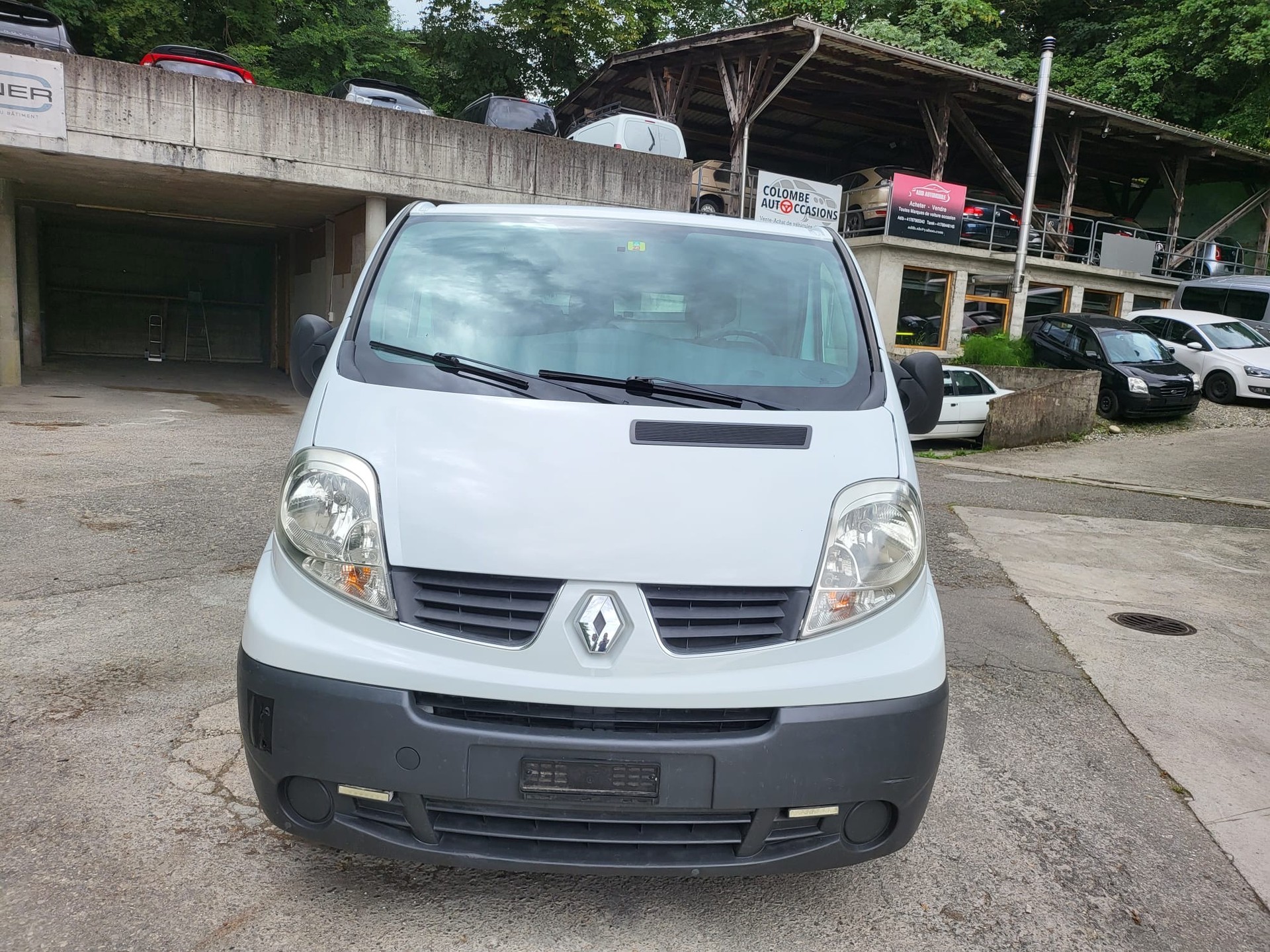 RENAULT Trafic 2.0 dCi 115 2.9t L2H1-image-1