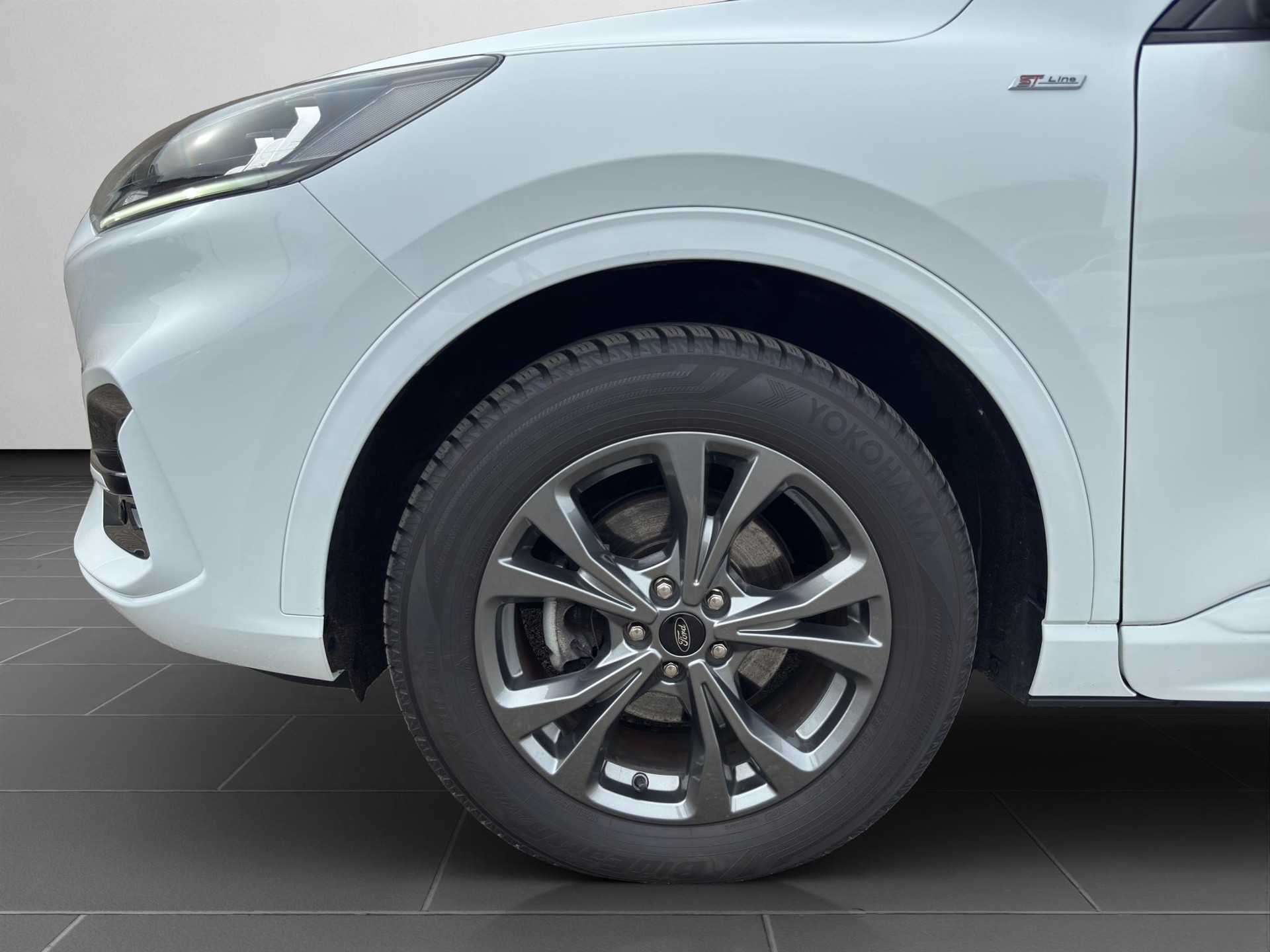 FORD Kuga 2.5 Hybrid ST-Line 4x4-image-17