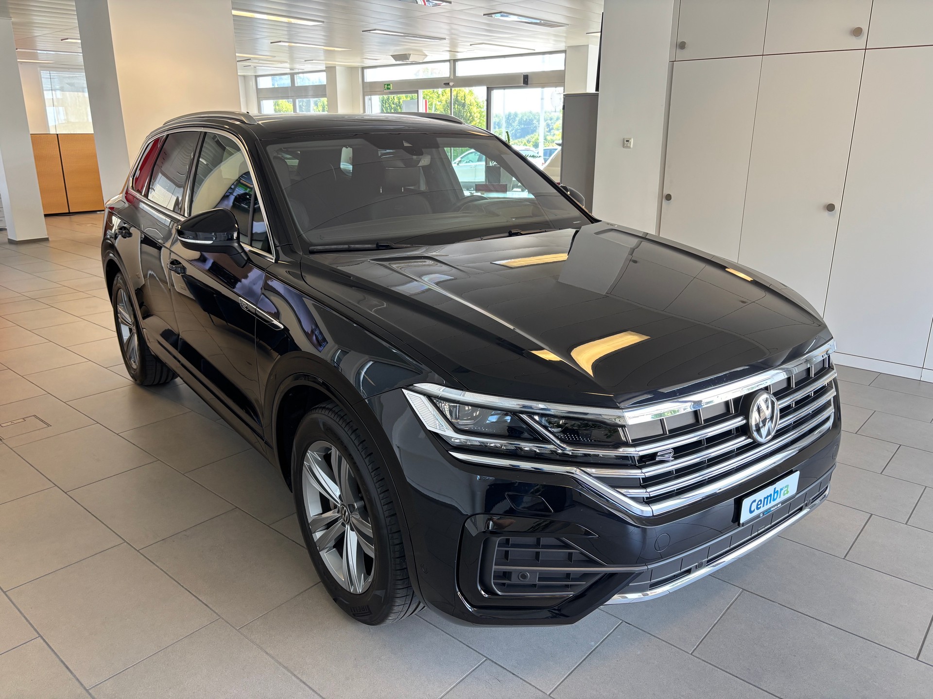 VW Touareg 3.0 TDI R Line Tiptronic-image-1