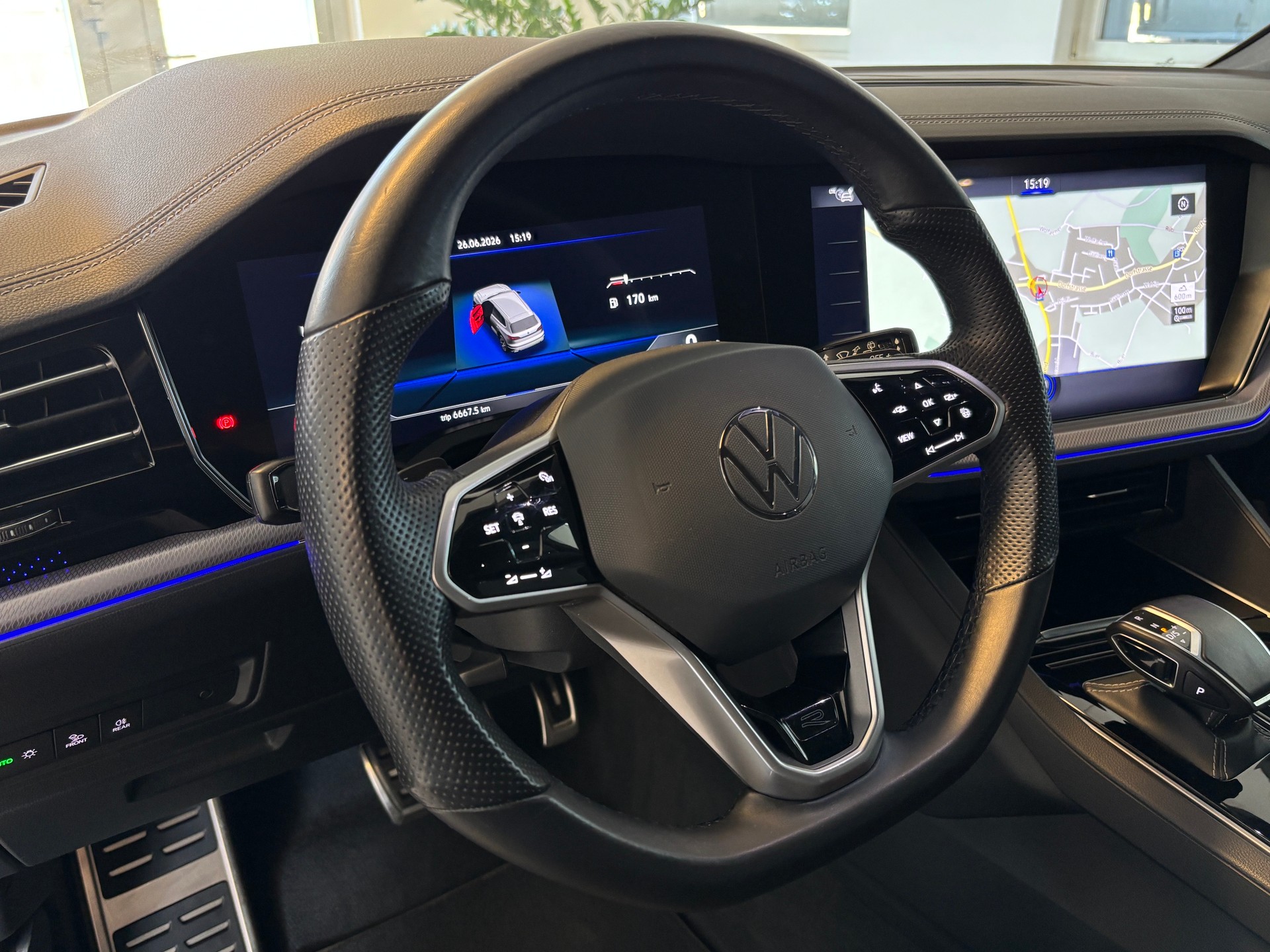 VW Touareg 3.0 TDI R Line Tiptronic-image-18