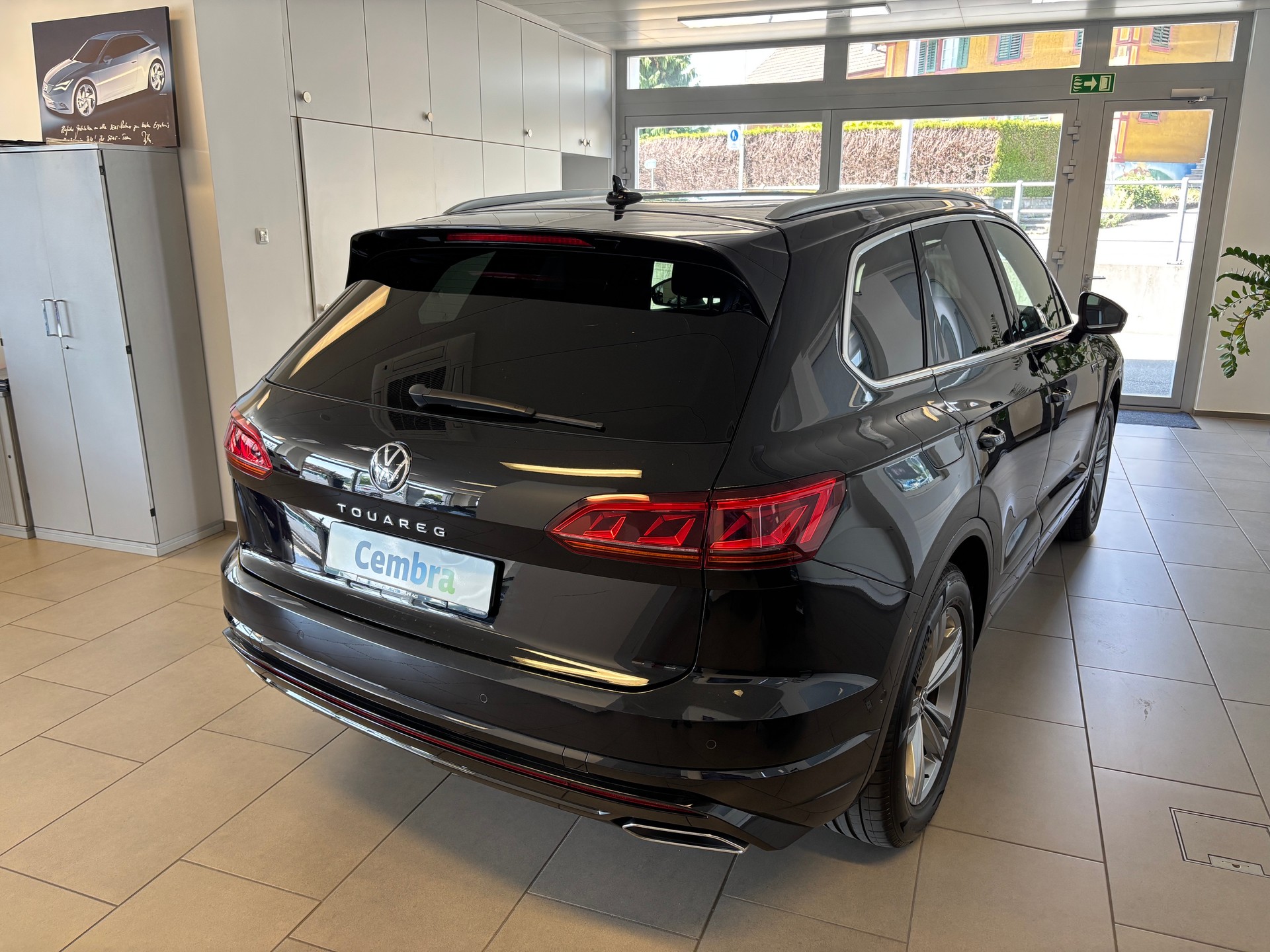 VW Touareg 3.0 TDI R Line Tiptronic-image-2