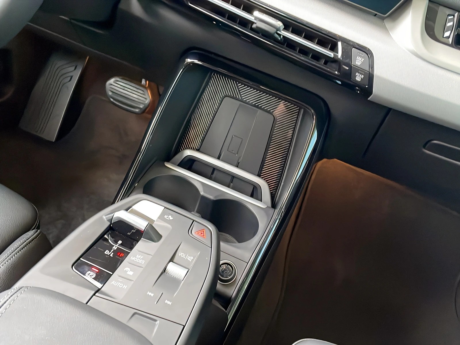BMW X1 xDrive 23i 48V-image-10