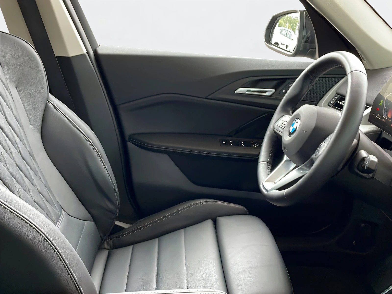 BMW X1 xDrive 23i 48V-image-6