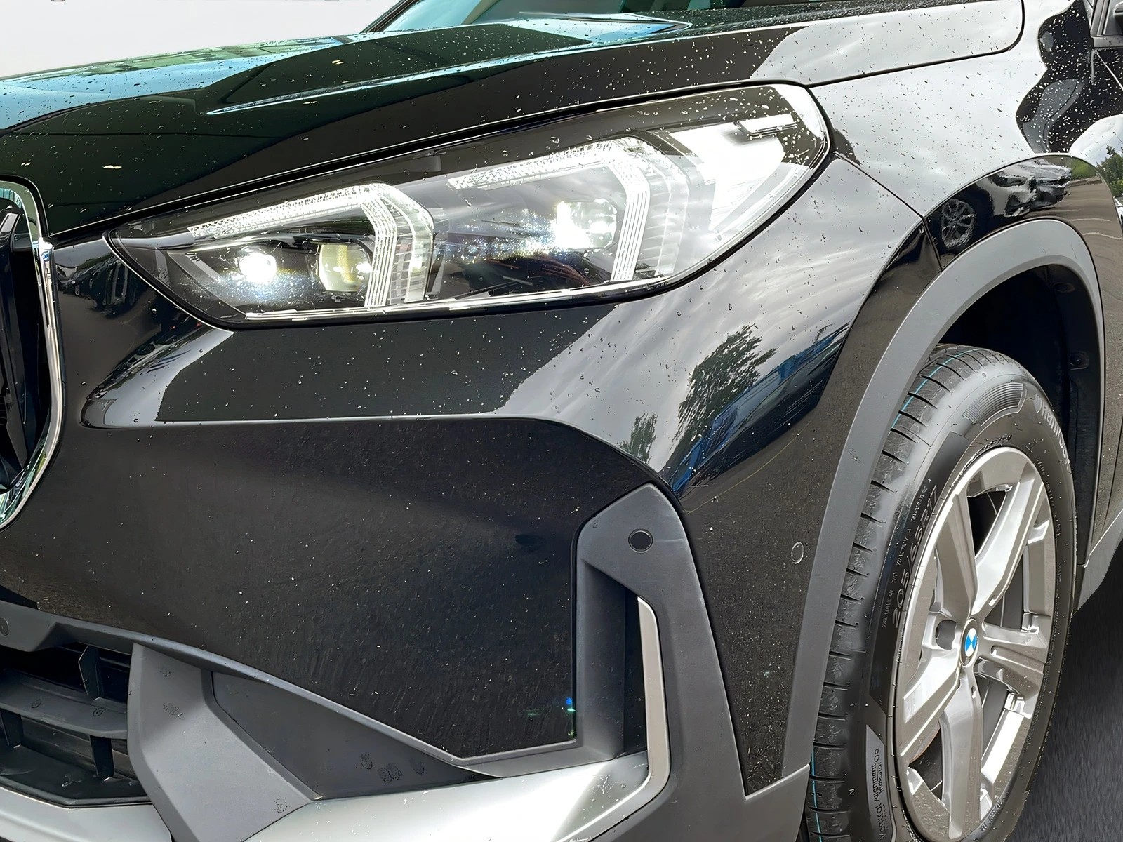BMW X1 xDrive 23i 48V-image-8