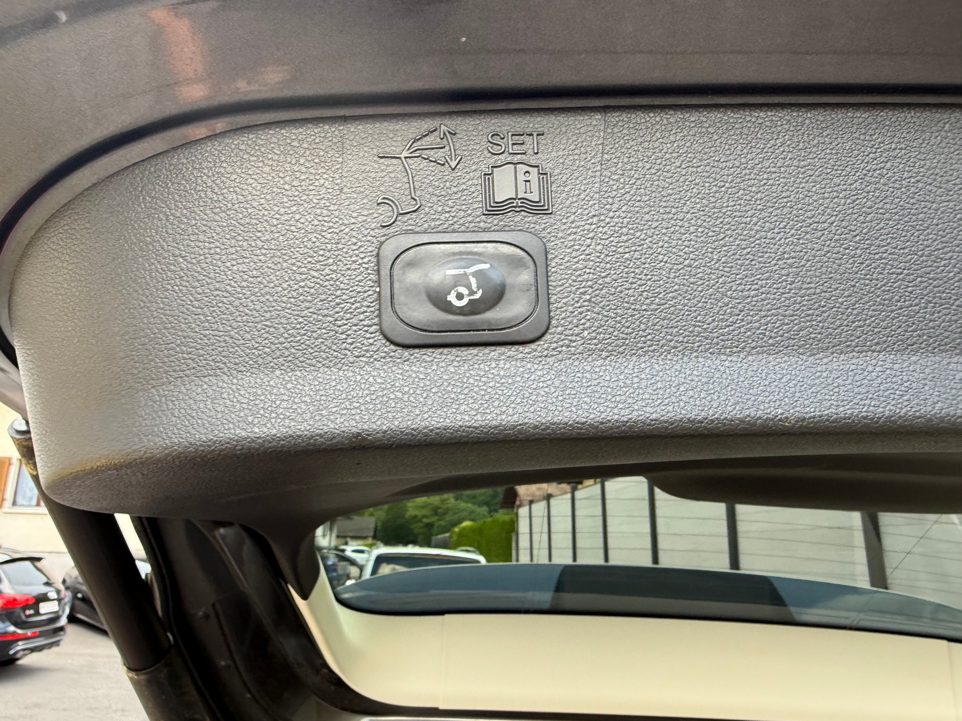 FORD Kuga 2.0 TDCi Titanium 4WD PowerShift-image-13
