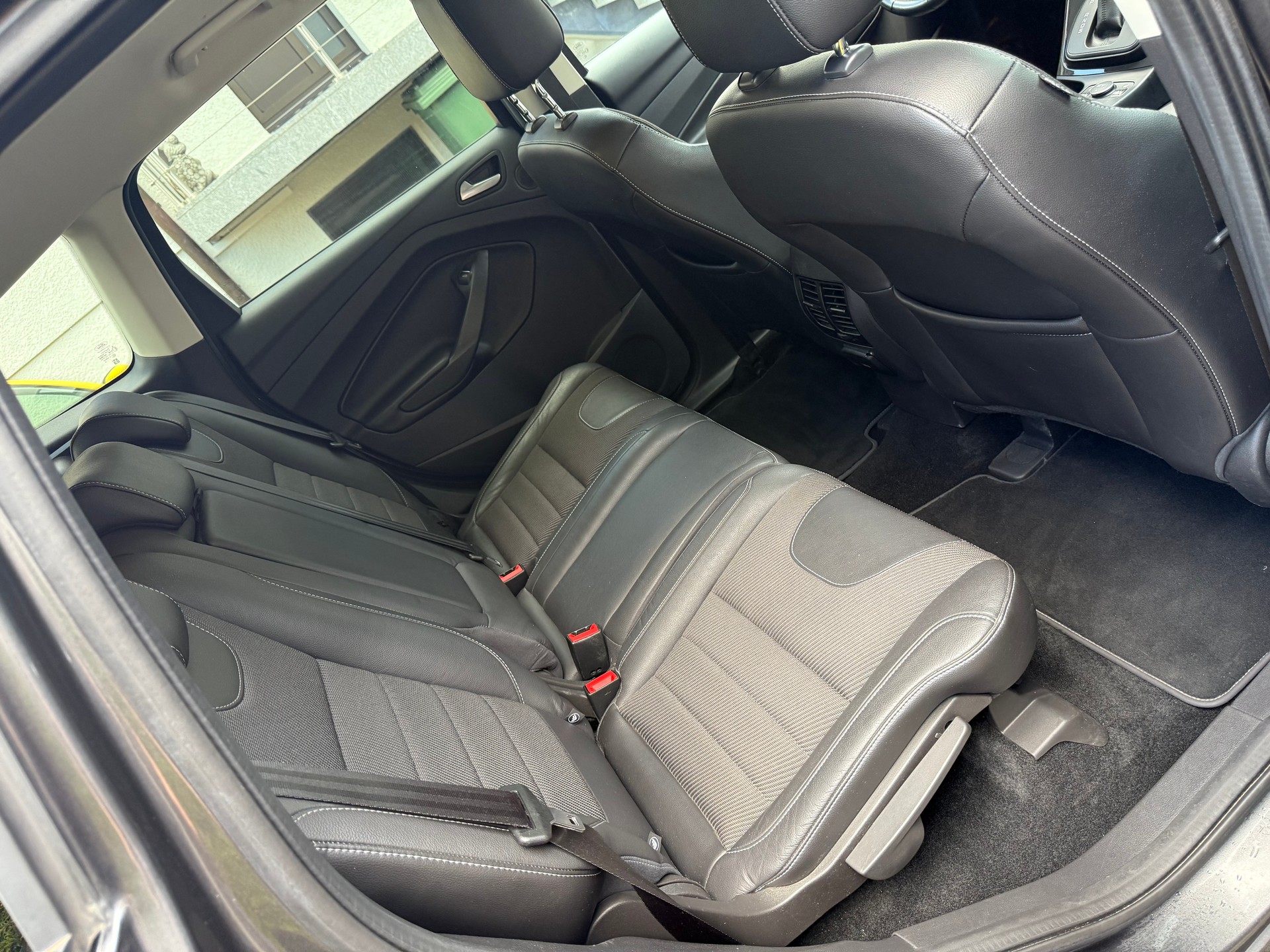 FORD Kuga 2.0 TDCi Titanium 4WD PowerShift-image-12