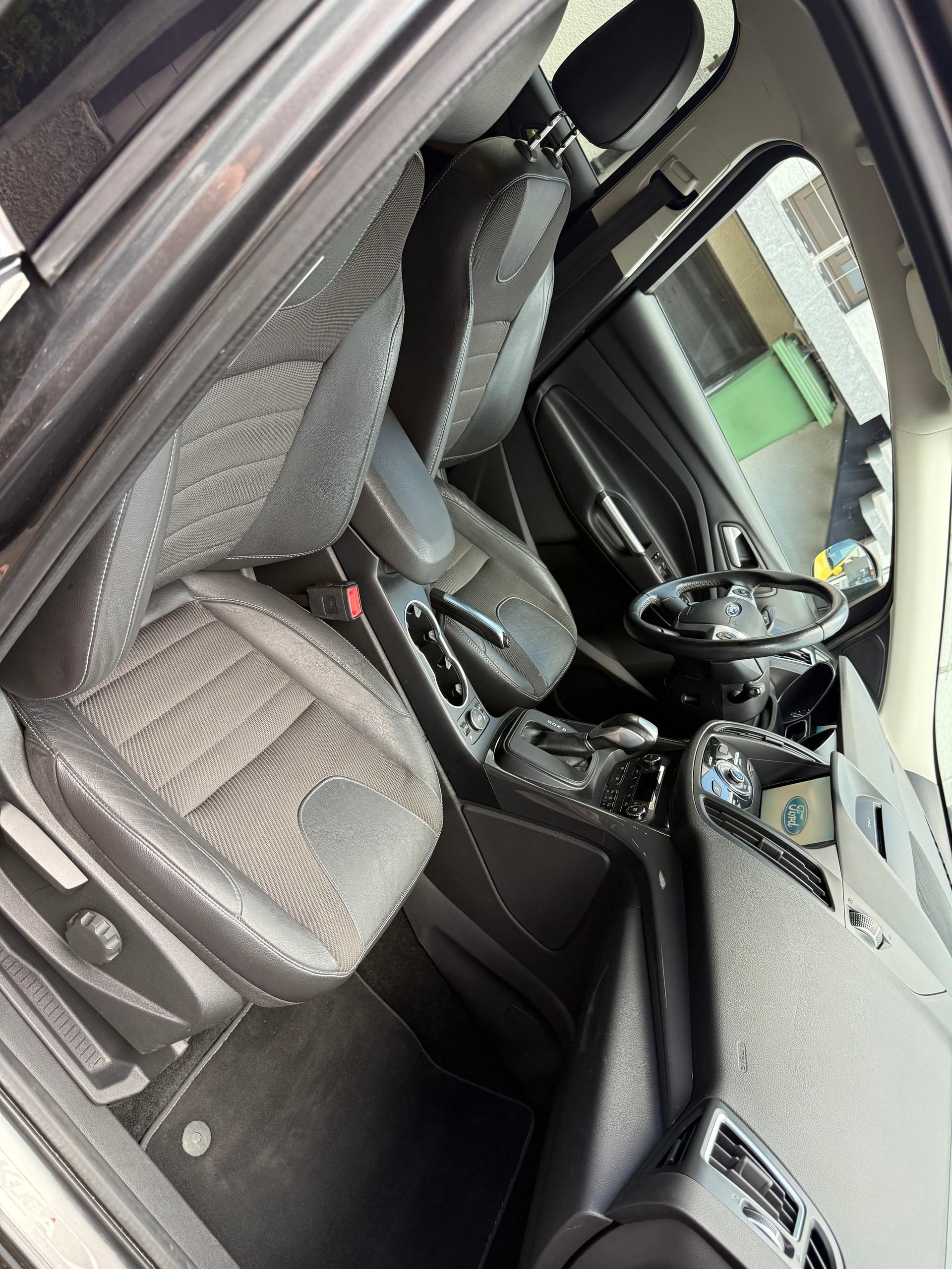 FORD Kuga 2.0 TDCi Titanium 4WD PowerShift-image-11